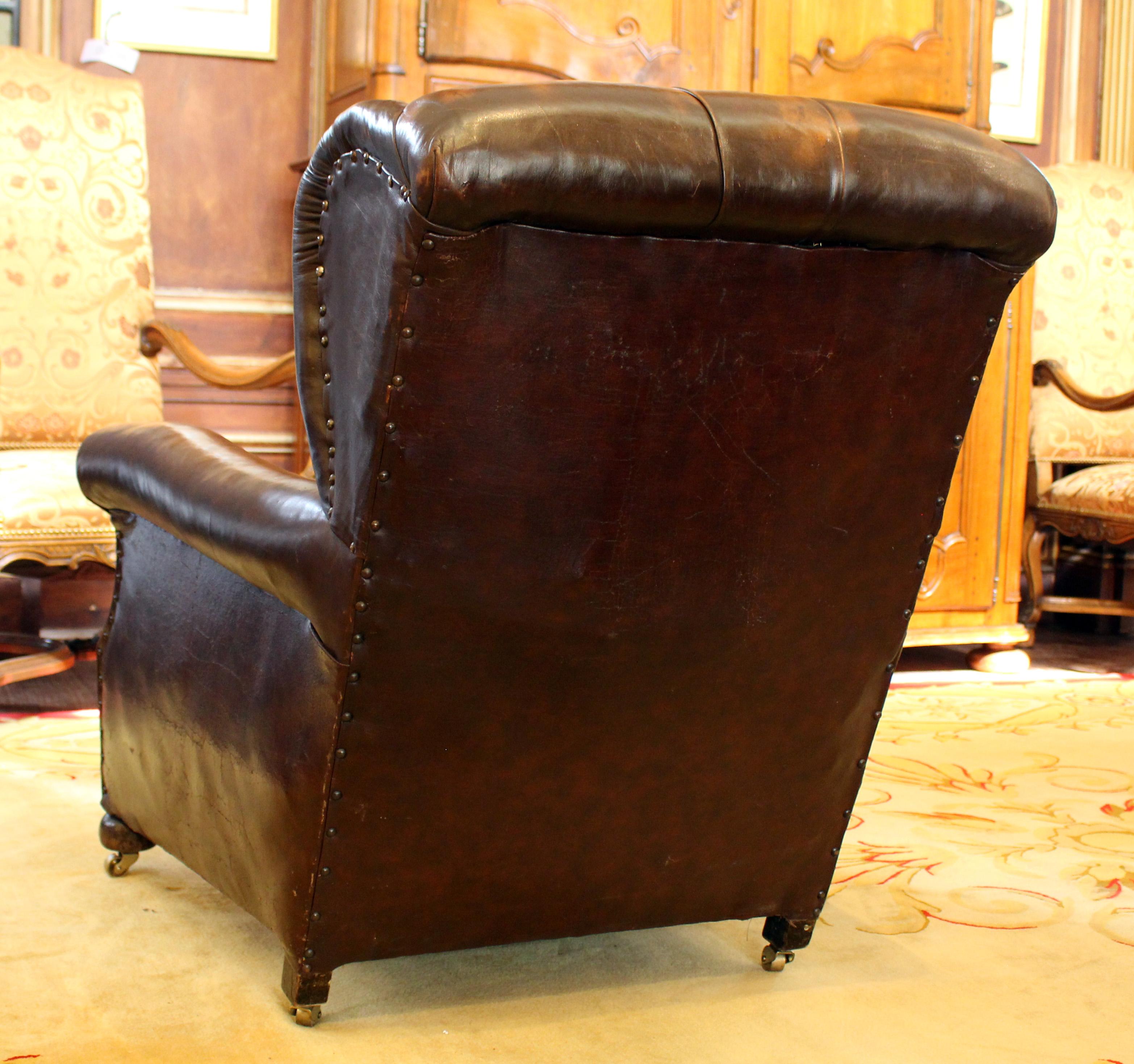 Late 19th Century English Pair of Leather Club Chairs For Sale 6