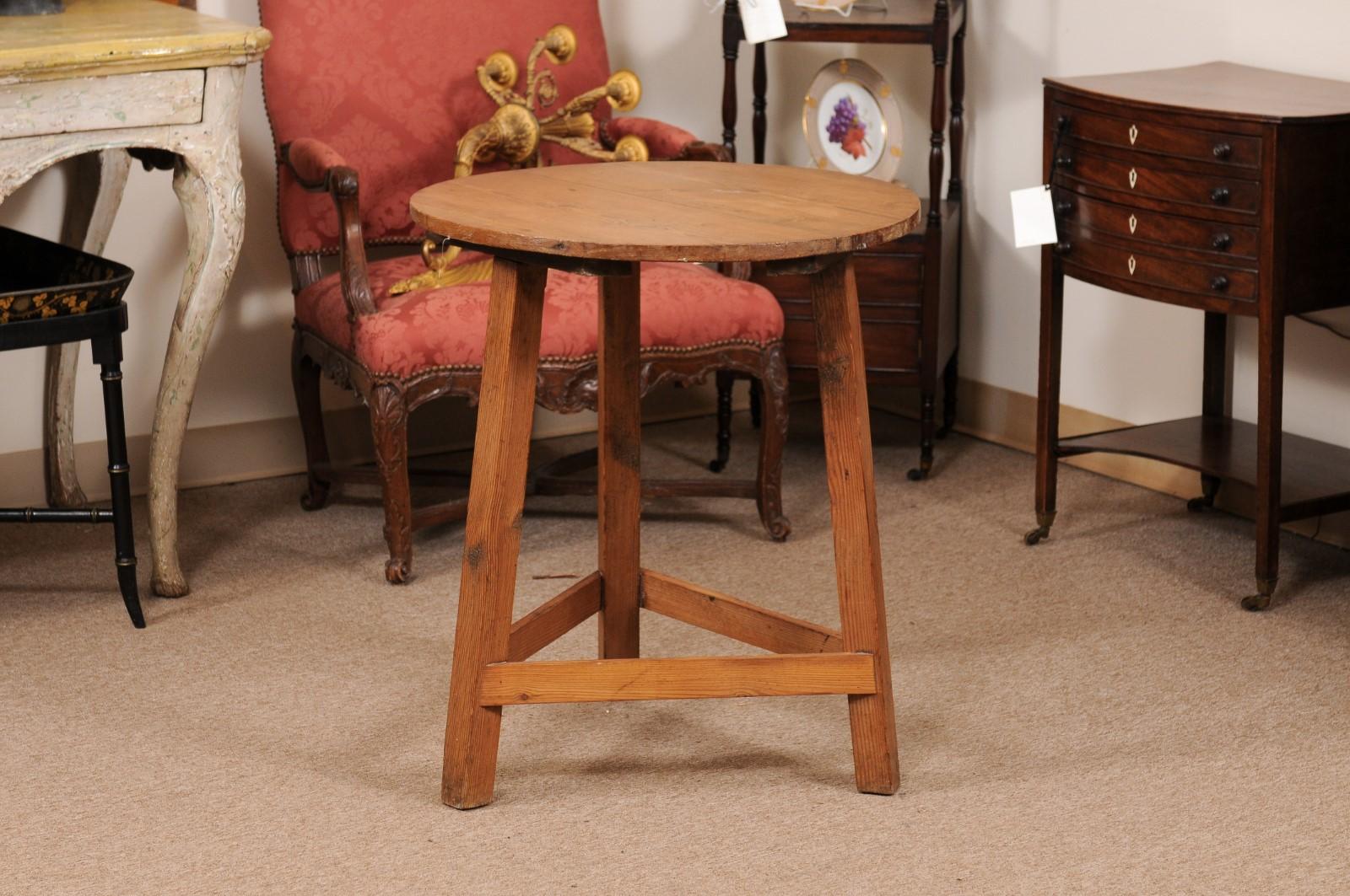 Late 19th Century English Pine Cricket Table For Sale 3