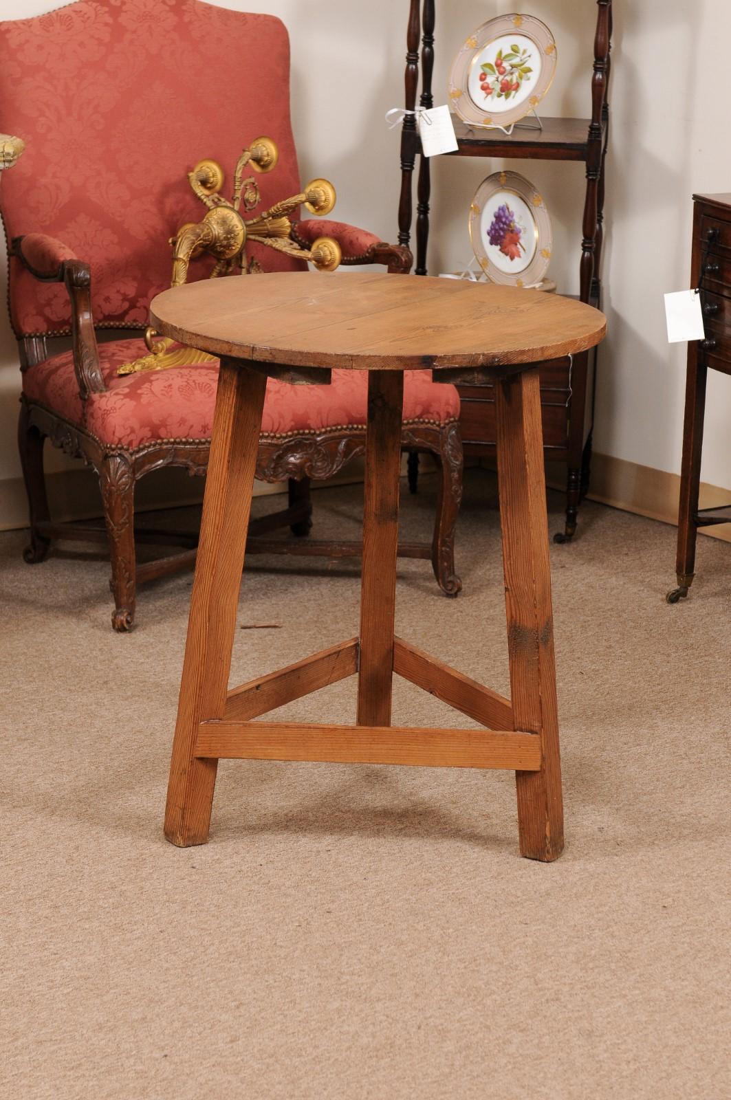 Late 19th Century English Pine Cricket Table For Sale 4
