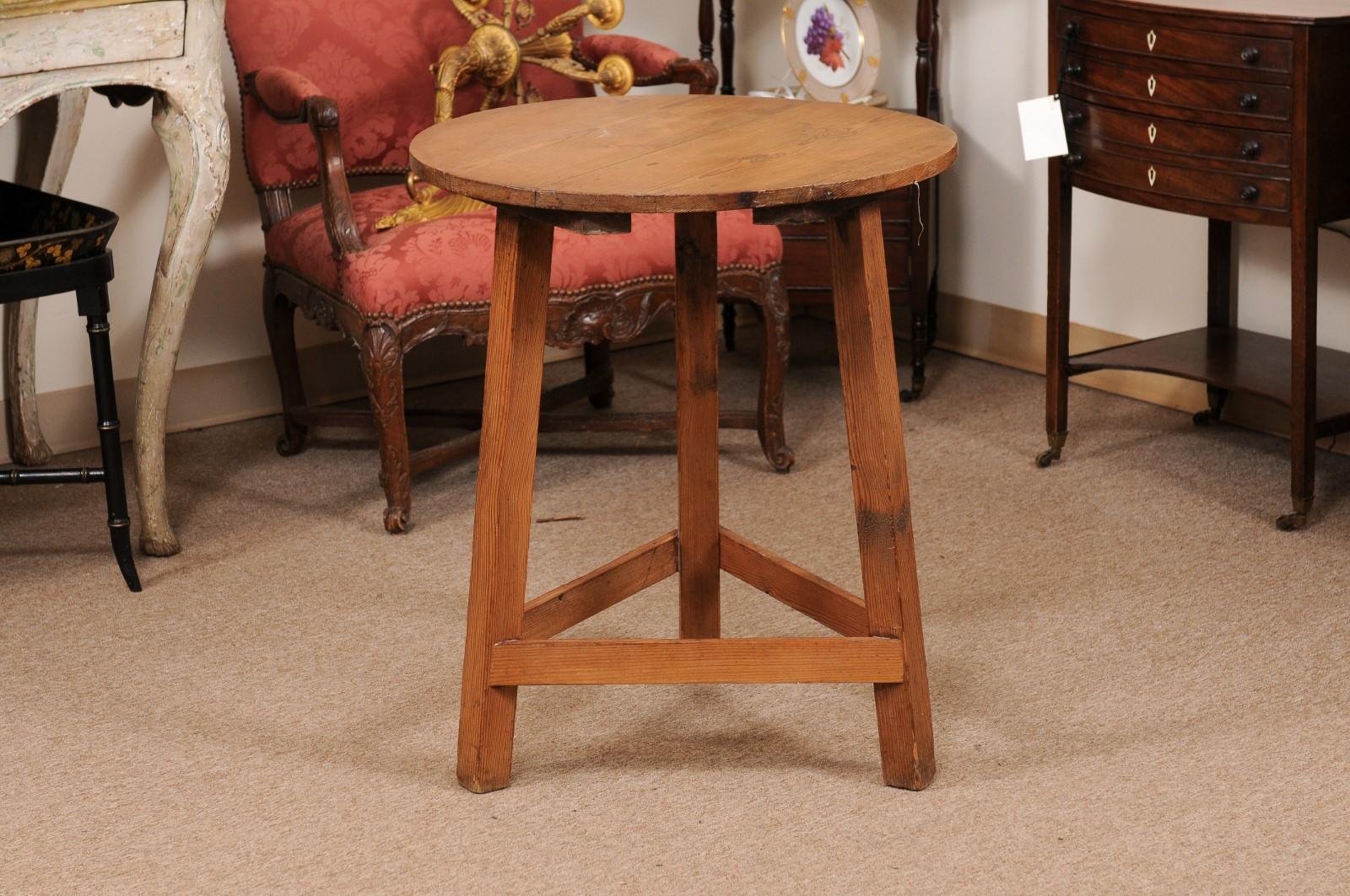 Late 19th Century English Pine Cricket Table For Sale 5