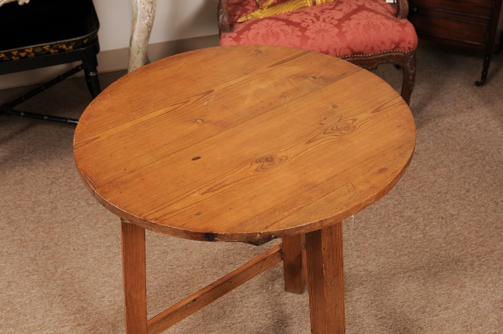Late 19th Century English Pine Cricket Table For Sale 7
