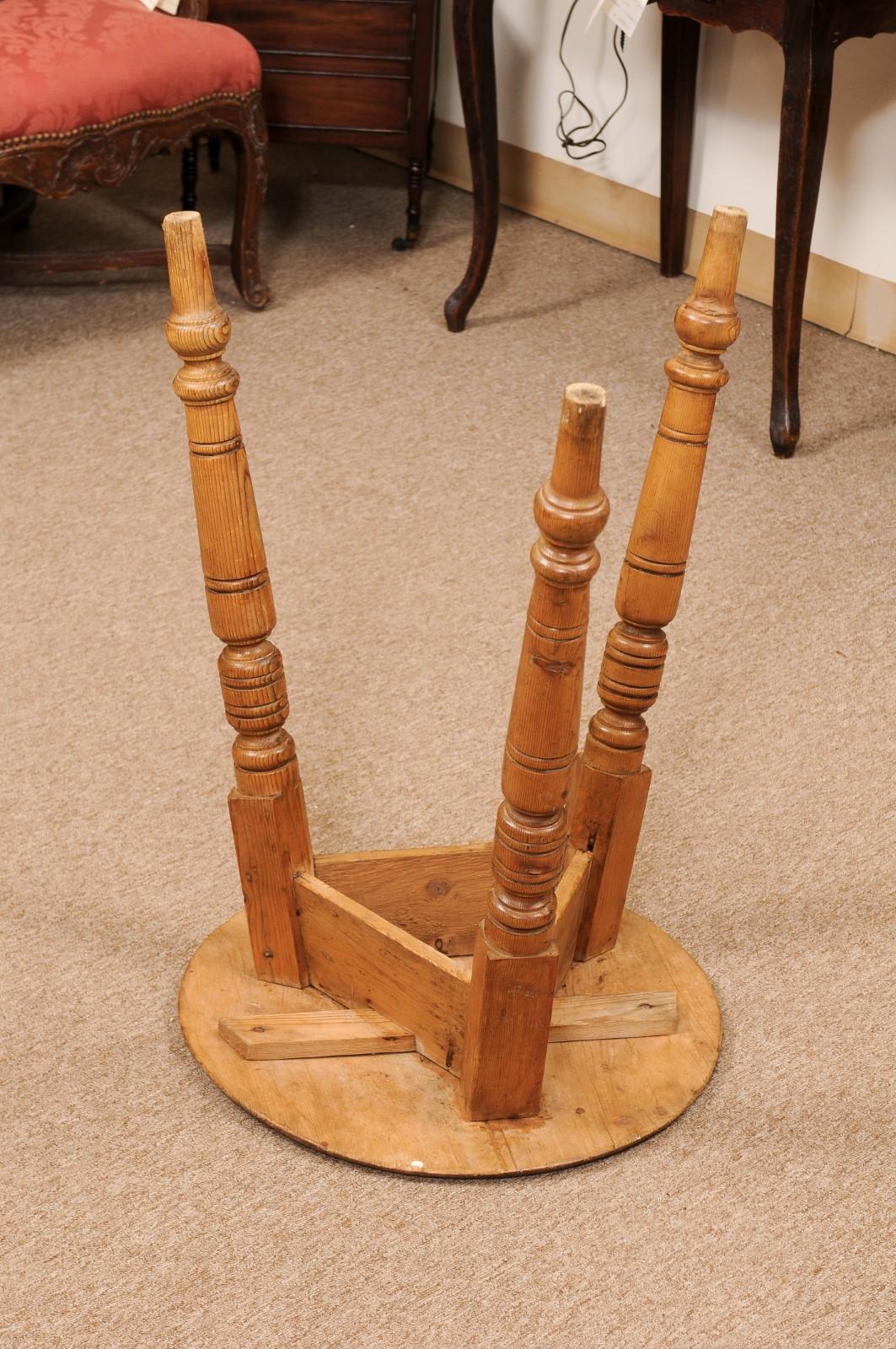  Late 19th Century English Pine Cricket Table with Turned Legs For Sale 11