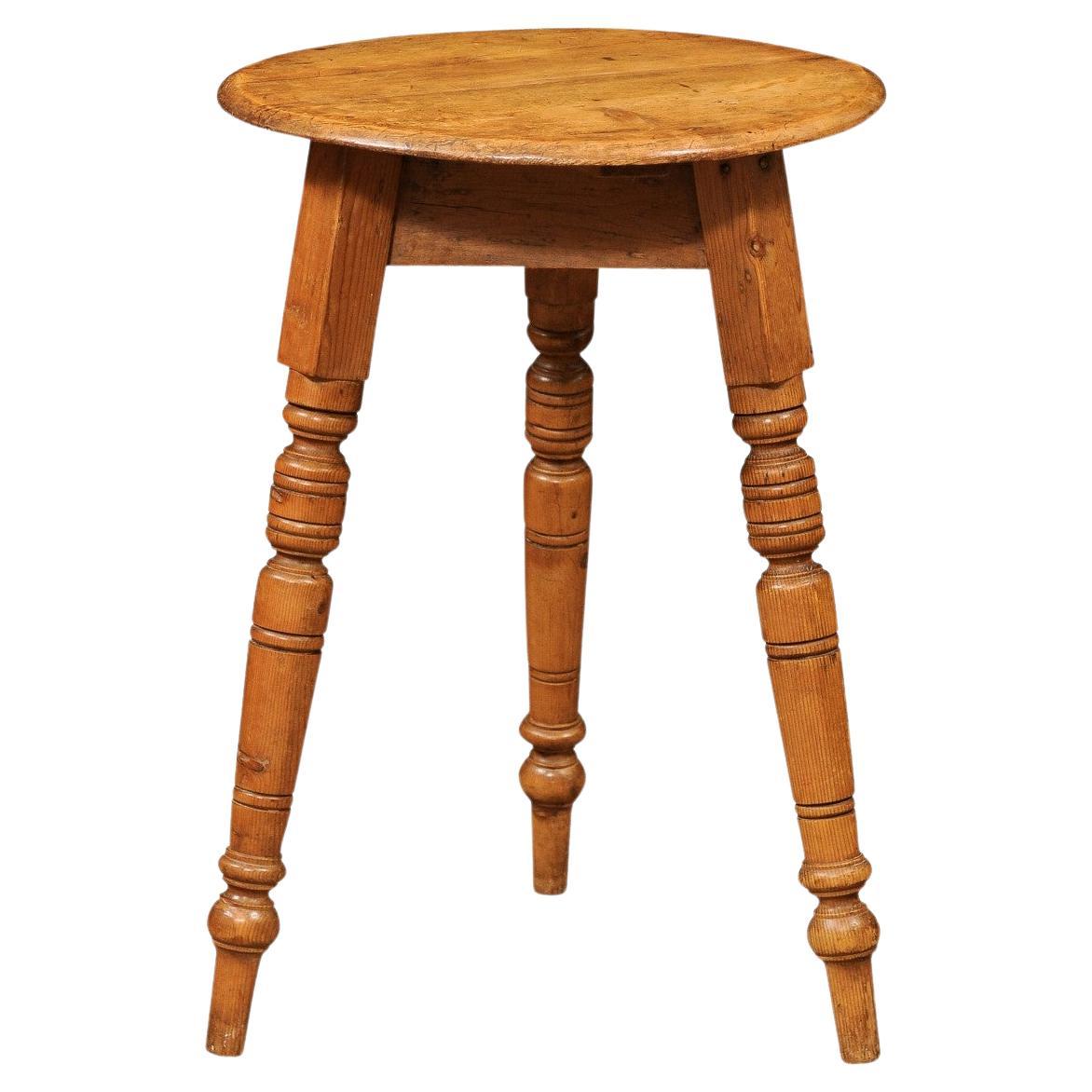  Late 19th Century English Pine Cricket Table with Turned Legs For Sale