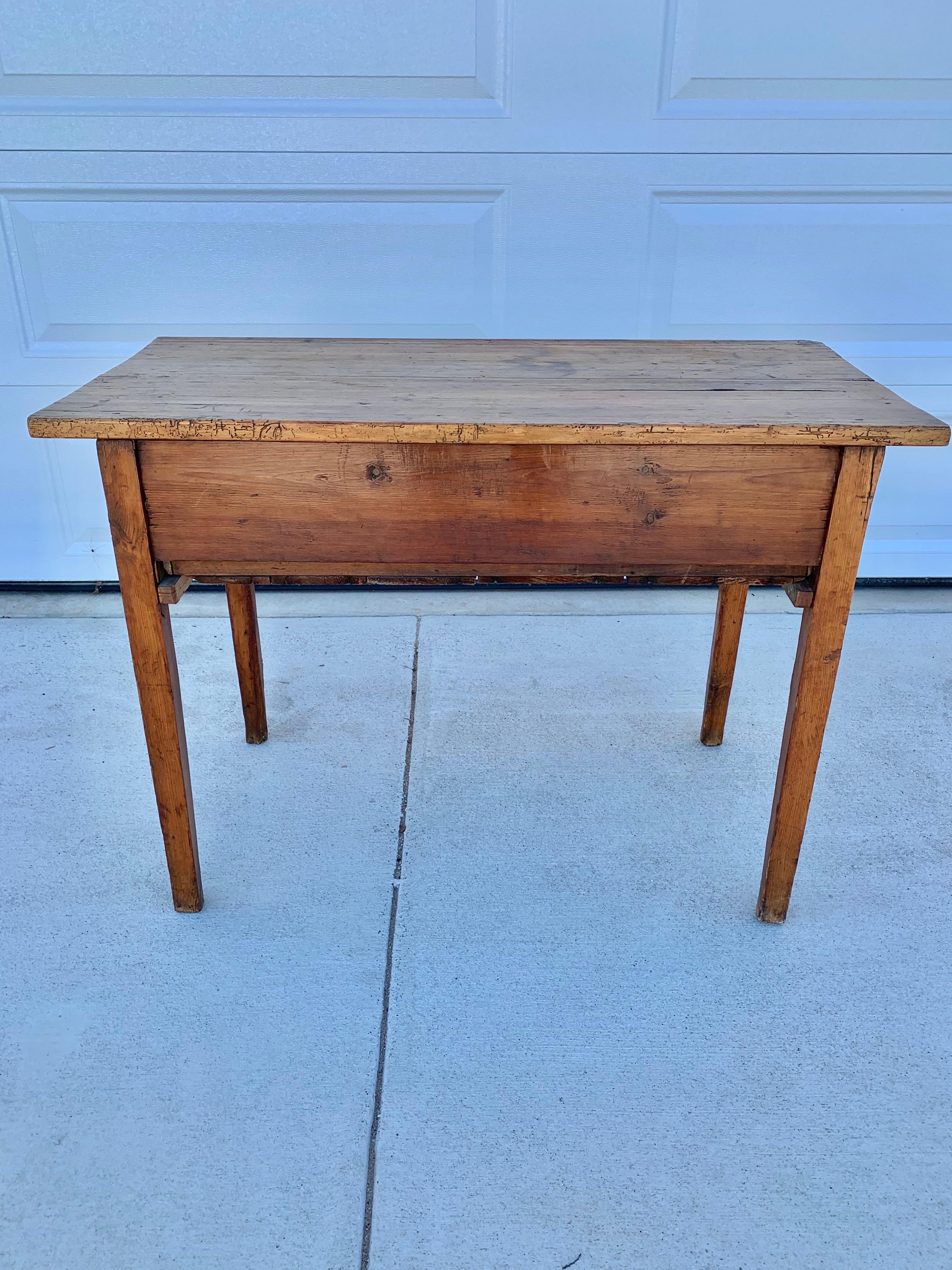 Table d'appoint en pin anglais de la fin du XIXe siècle en vente 6
