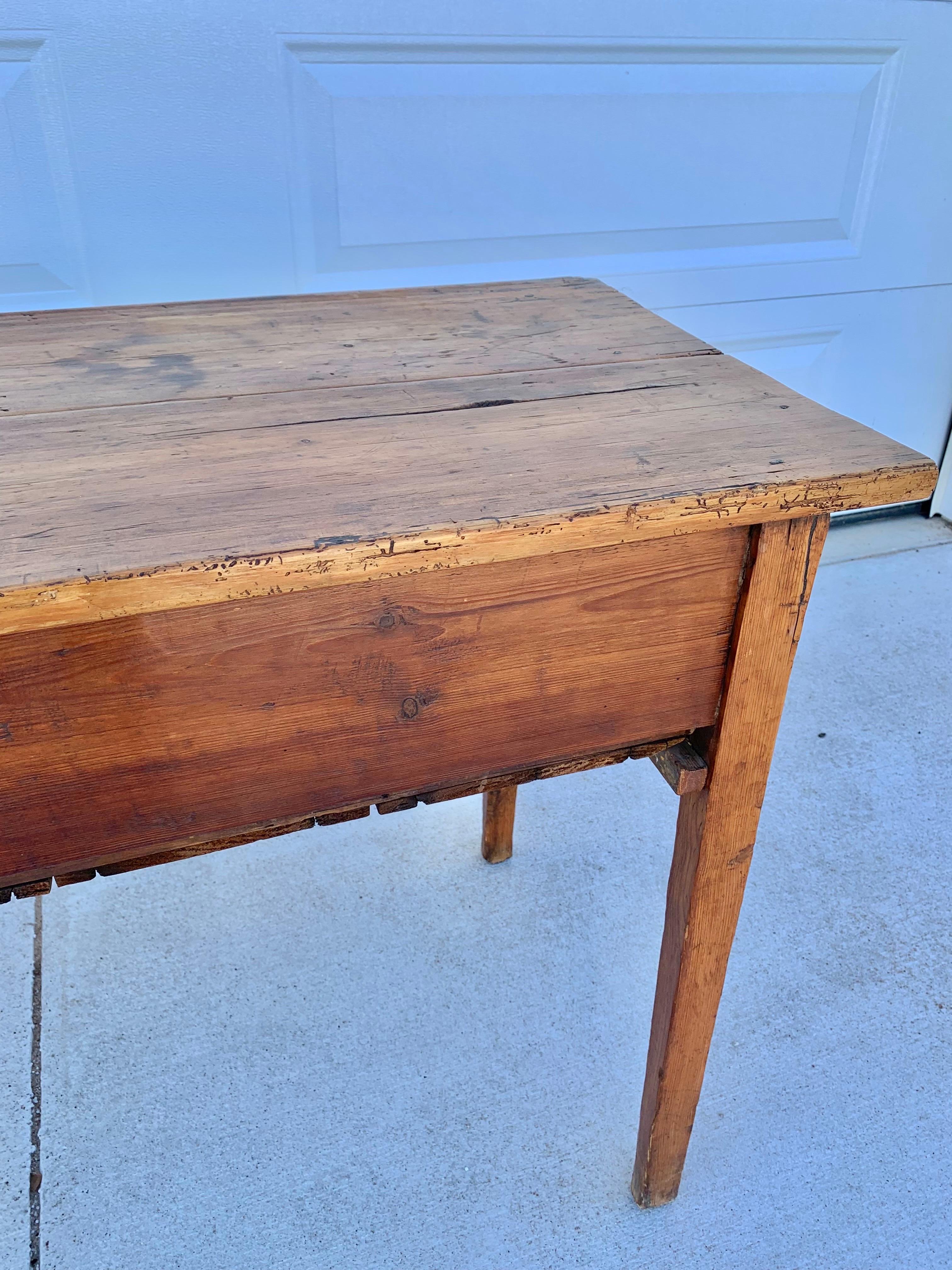 Table d'appoint en pin anglais de la fin du XIXe siècle en vente 7