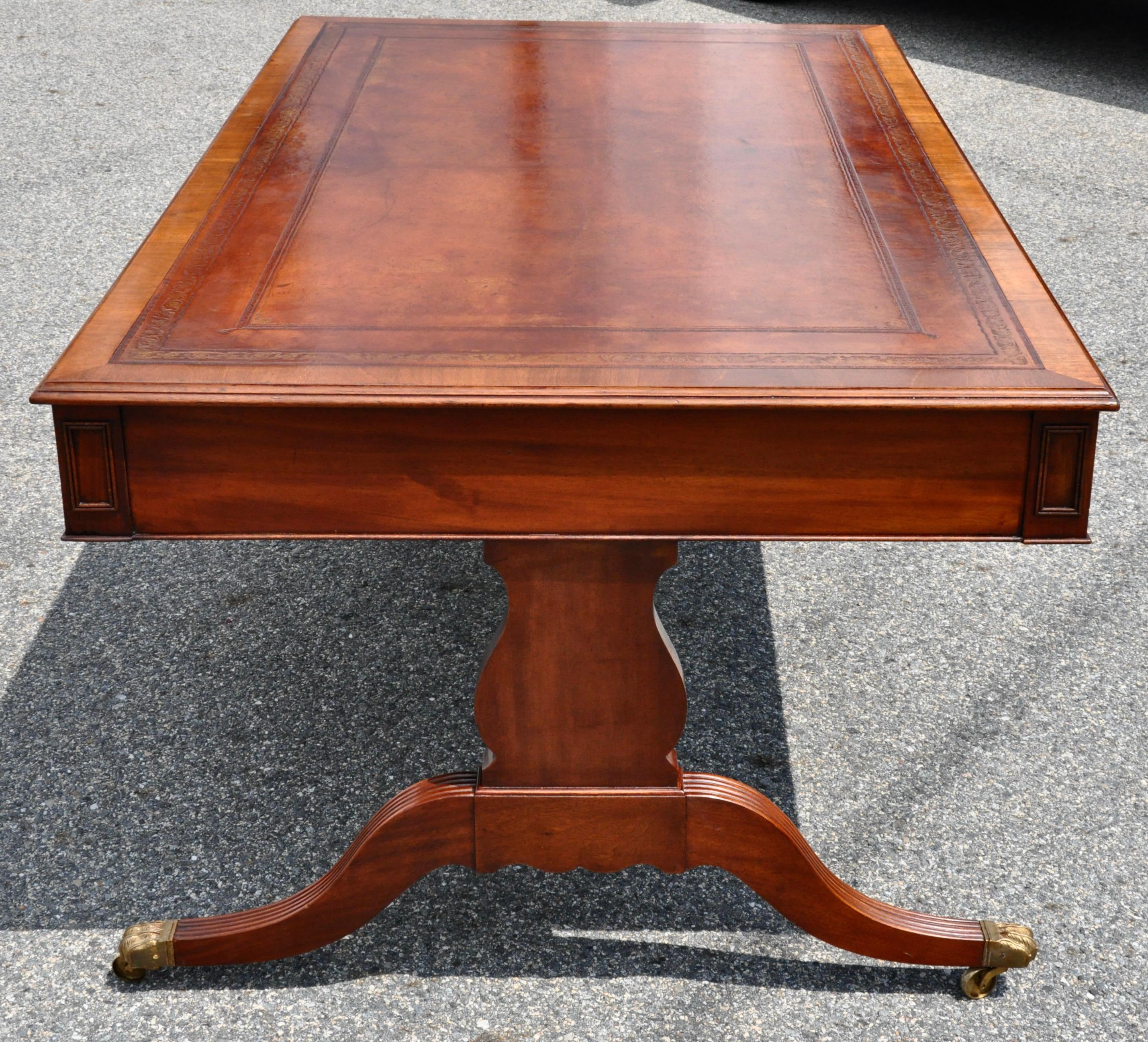 Late 19th Century English Regency Mahogany Partners Desk In Good Condition In Essex, MA