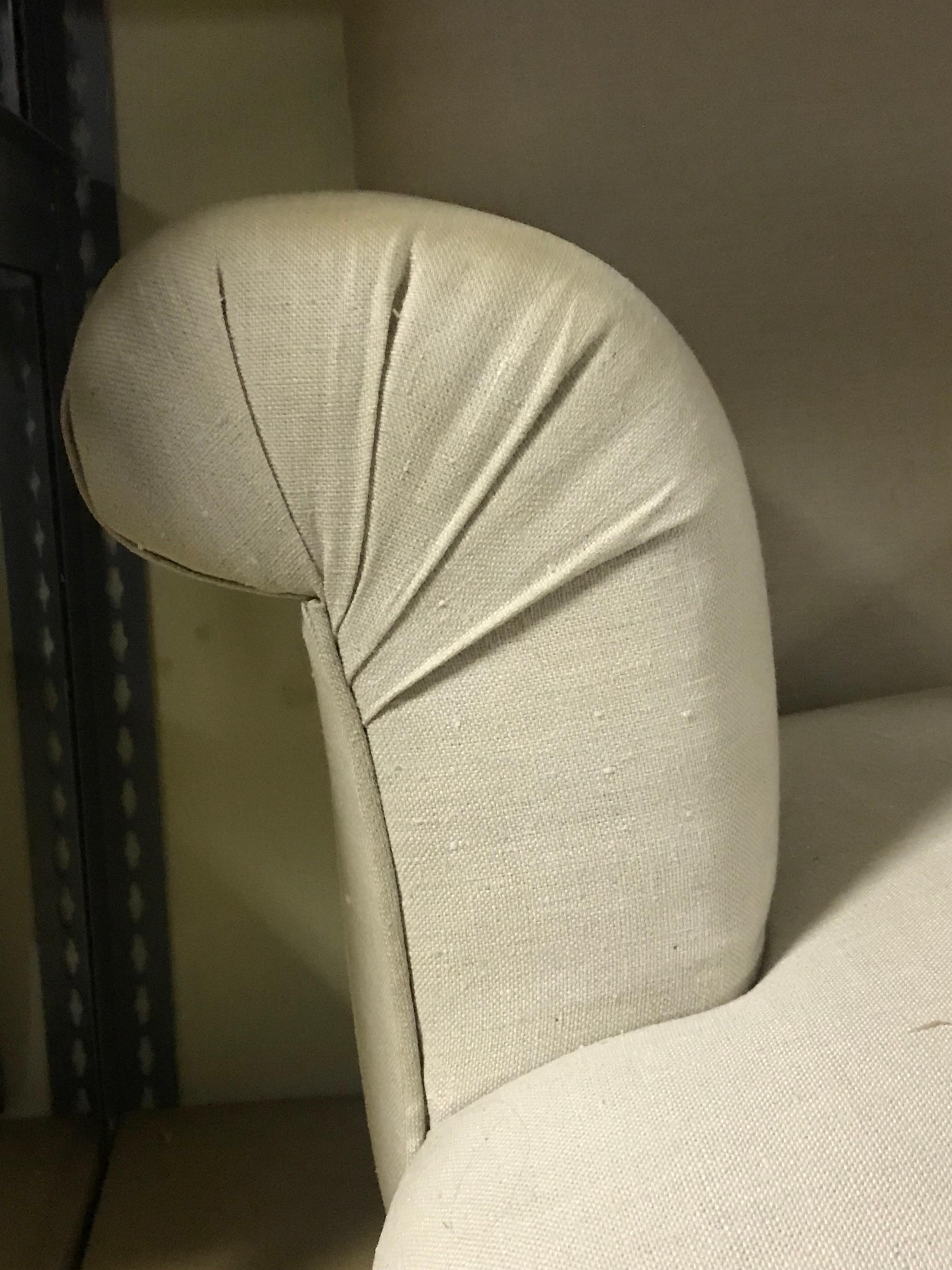Victorian Late 19th Century English Upholstered Chair in Linen