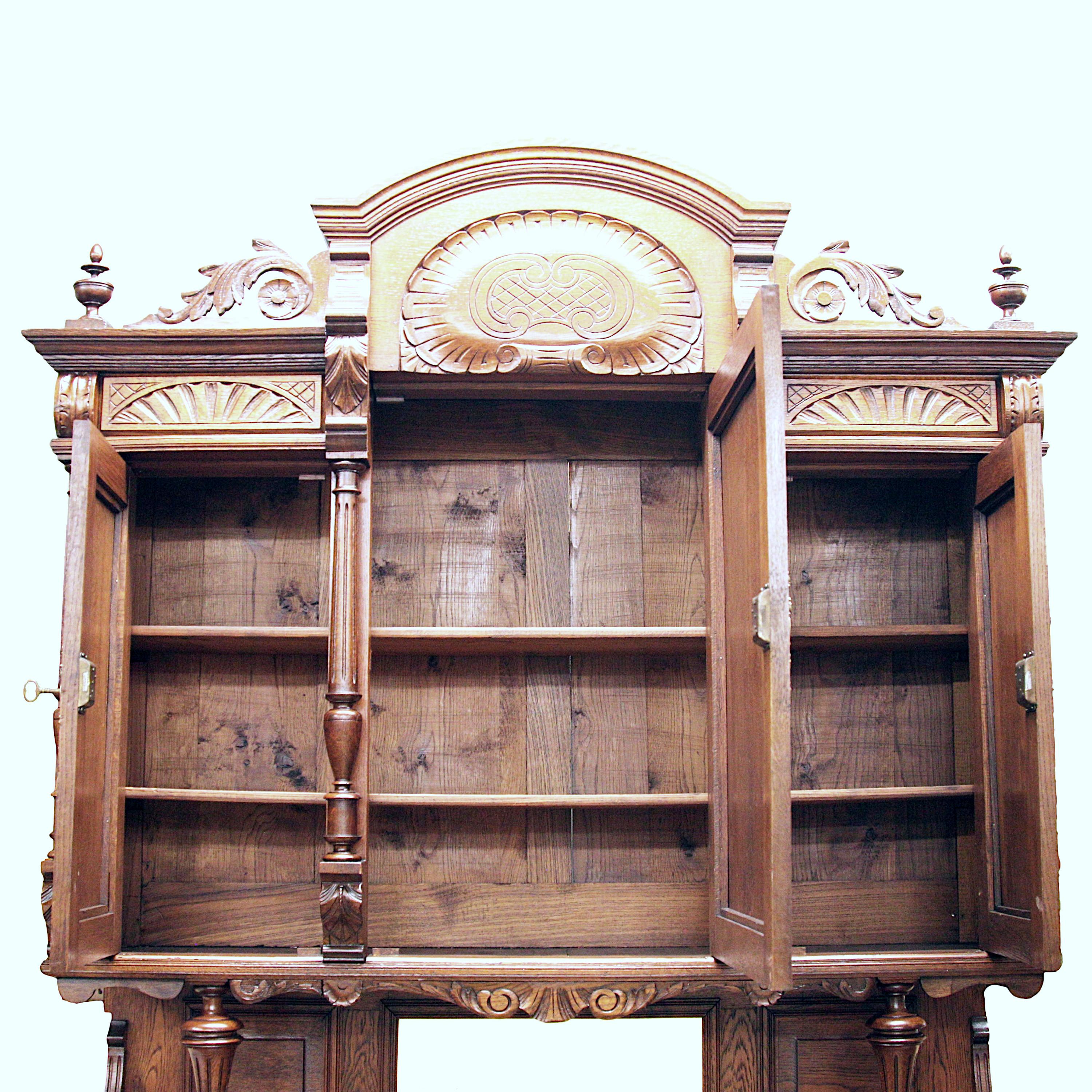 Late 19th Century English Victorian Break Front Oak Cabinet  For Sale 1