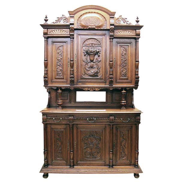 Late 19th Century English Victorian Break Front Oak Cabinet at 1stDibs ...