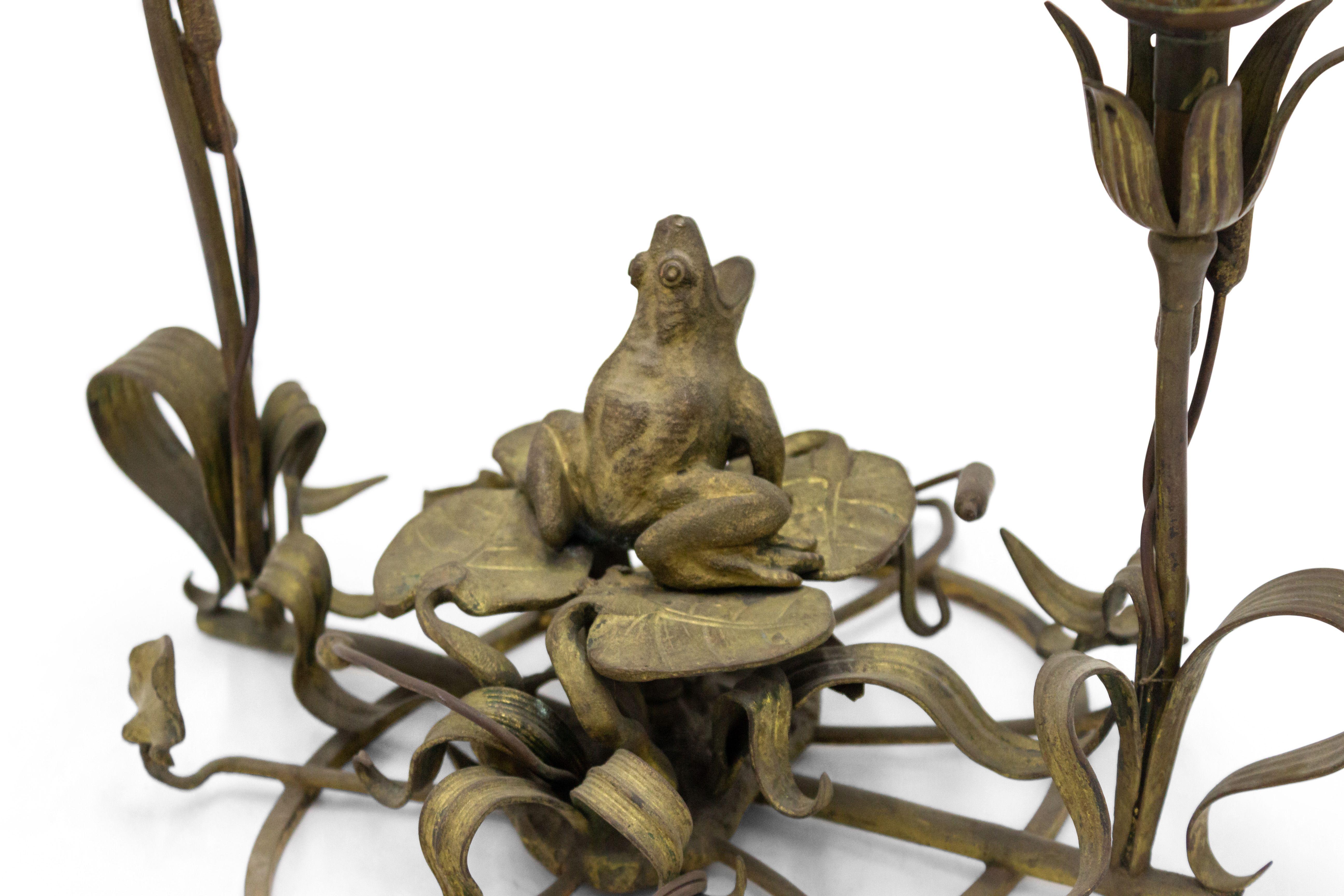 British Late 19th Century English Victorian Bronze Frog Table Lamp For Sale