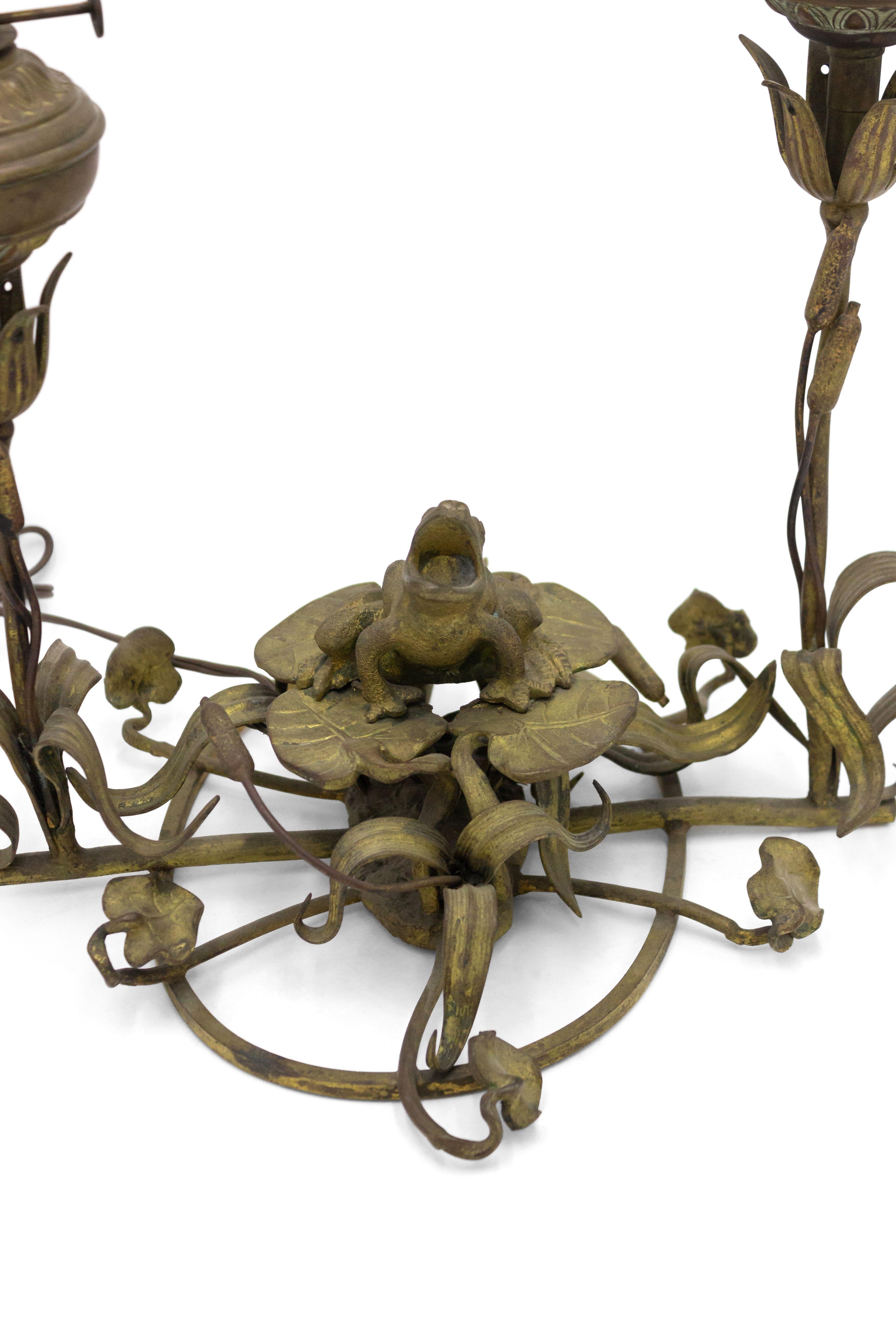 Late 19th Century English Victorian Bronze Frog Table Lamp For Sale 3