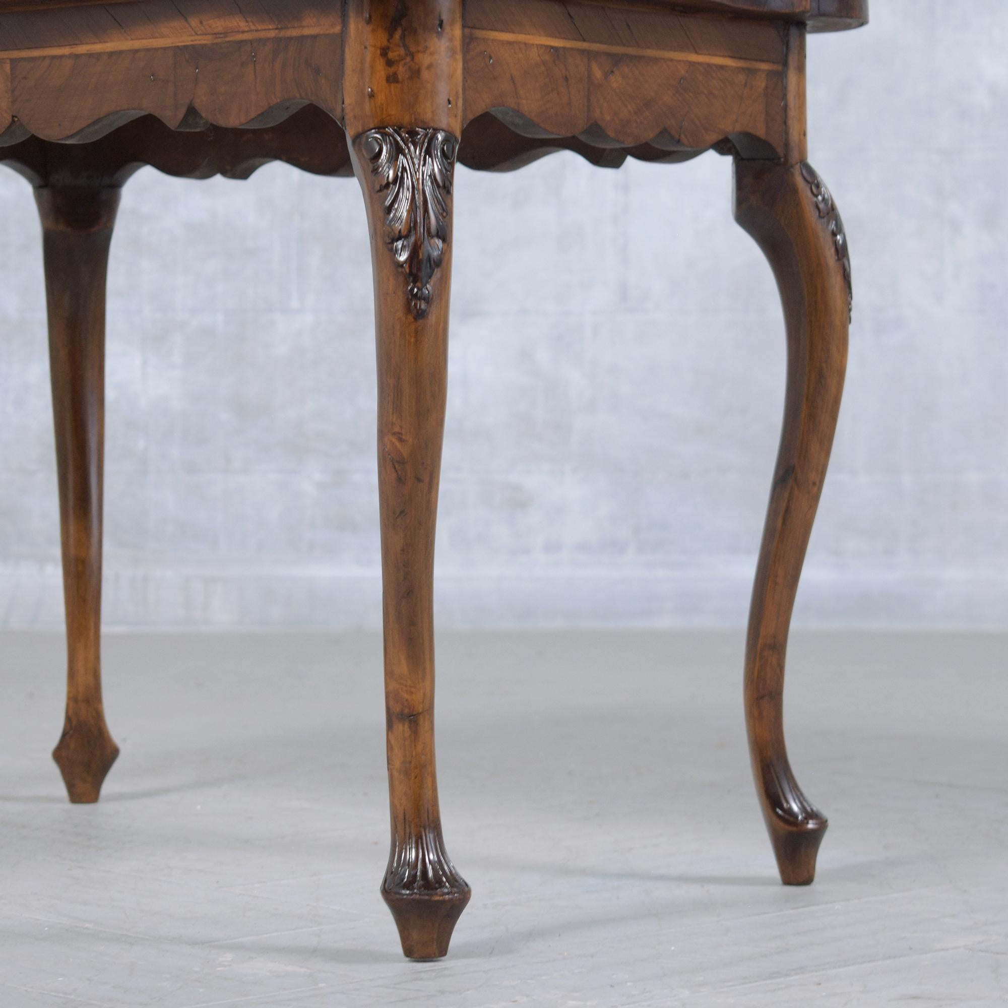 Late 19th-Century English Walnut Side Table with Inlaid Pattern For Sale 4