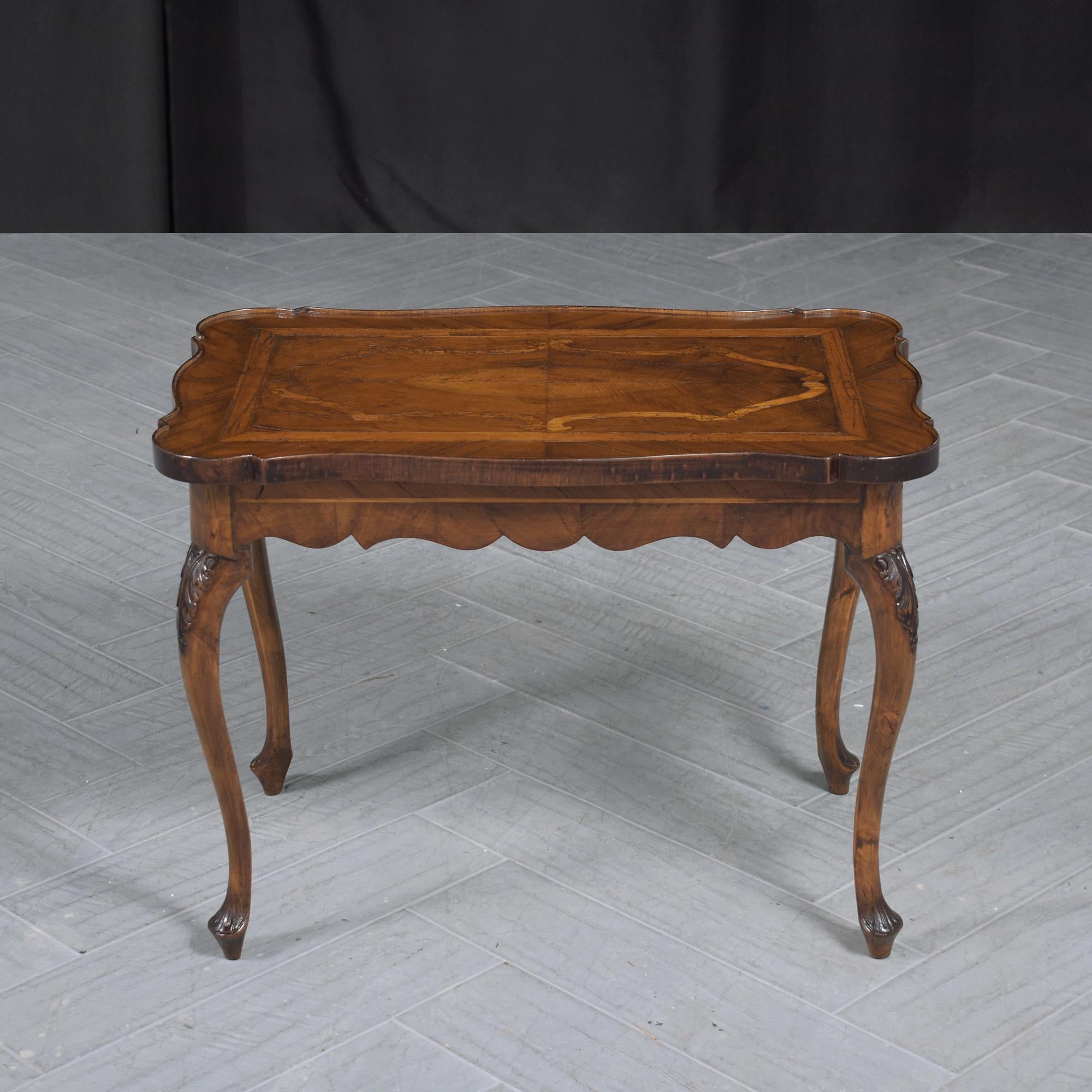 Late 19th-Century English Walnut Side Table: Antique Elegance Restored In Good Condition For Sale In Los Angeles, CA