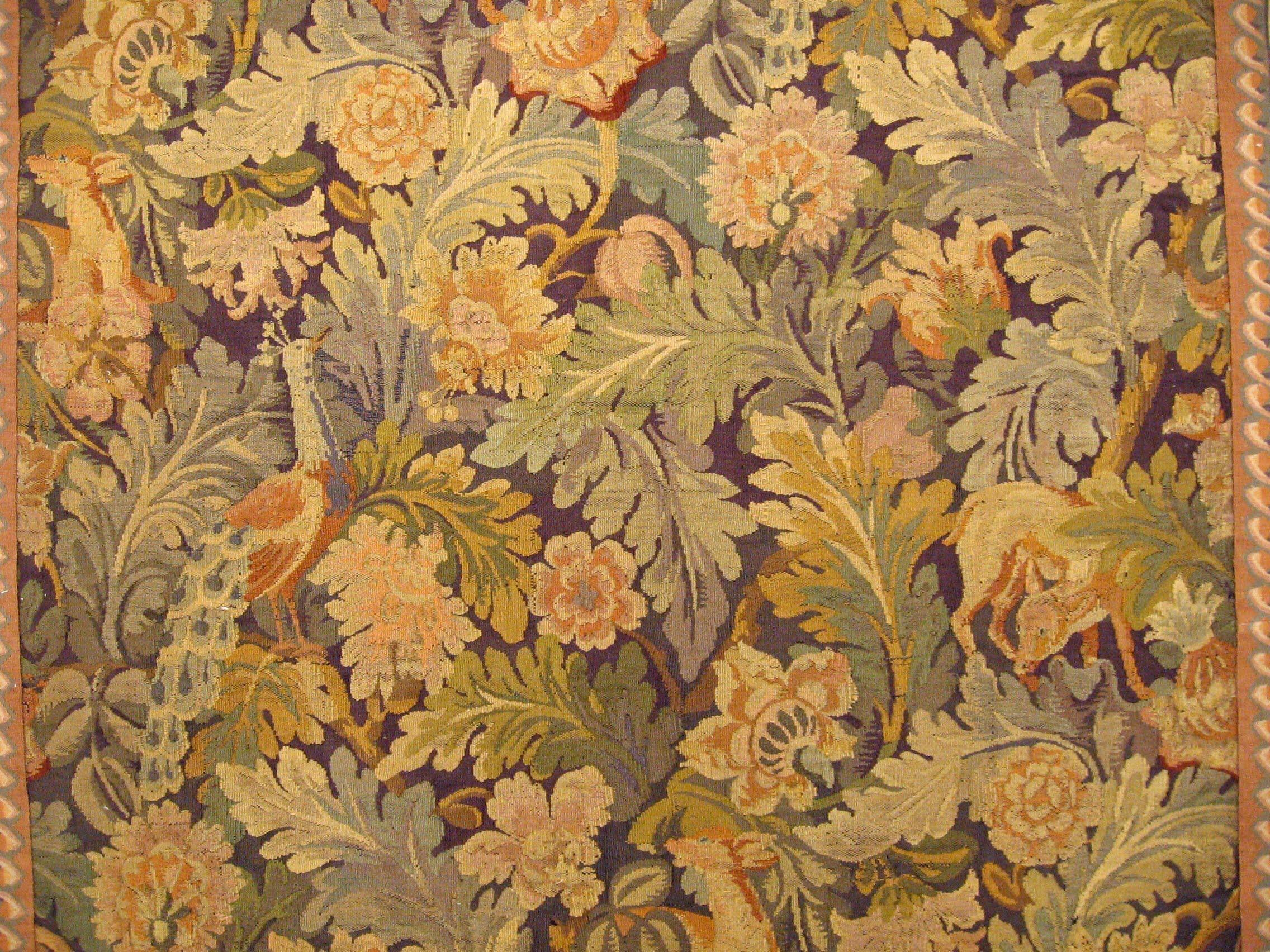 Art déco Grande tapisserie anglaise William Morris Verdure à grandes feuilles de la fin du XIXe siècle en vente