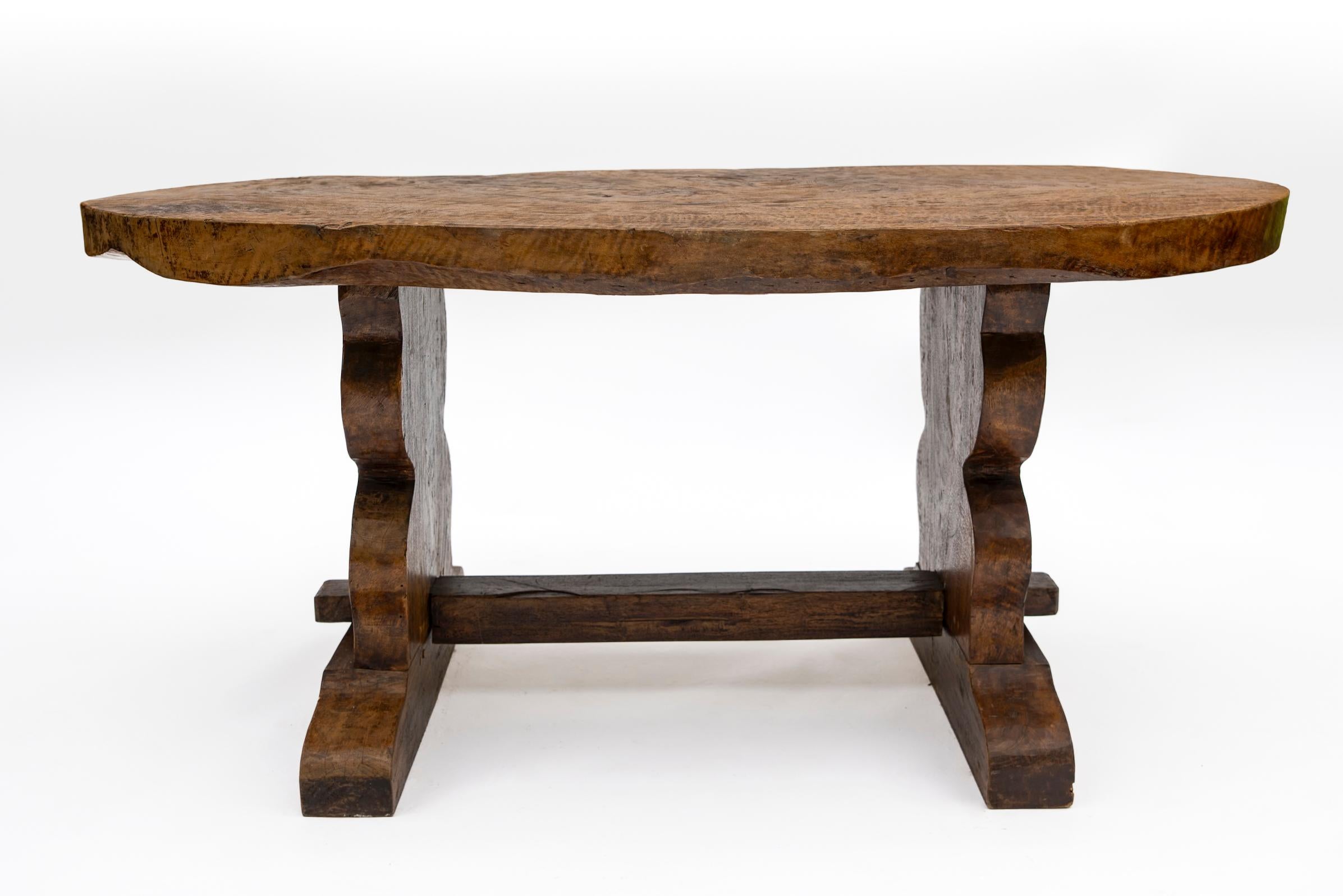 Tavolo da fattoria rustico europeo della fine del XIX secolo, fatto a mano in vendita 6