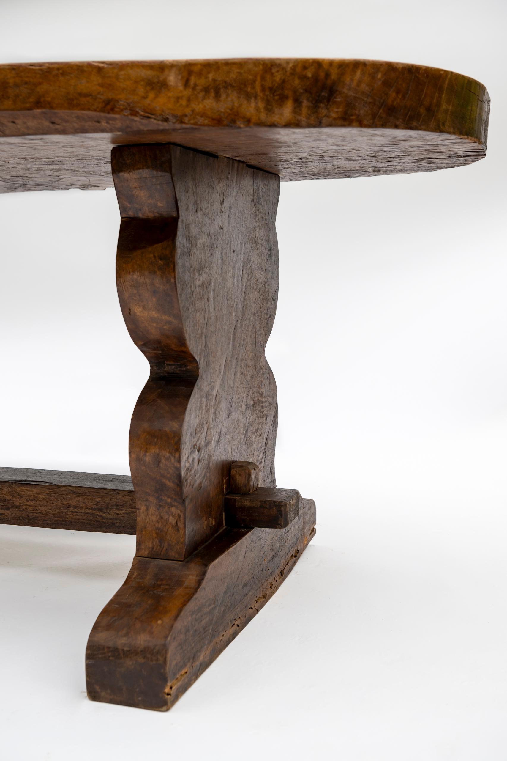 Tavolo da fattoria rustico europeo della fine del XIX secolo, fatto a mano in vendita 7