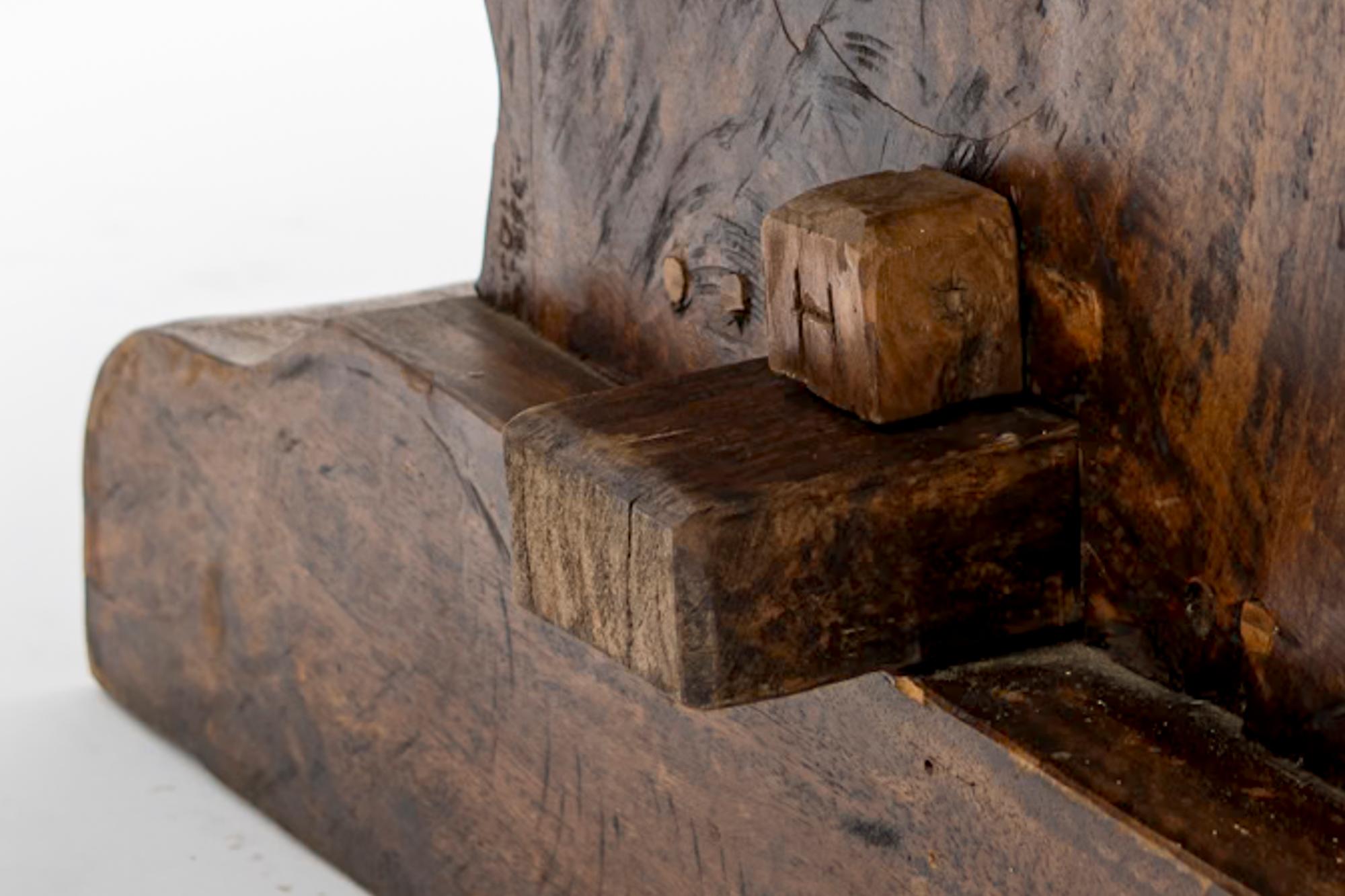 Tavolo da fattoria rustico europeo della fine del XIX secolo, fatto a mano in vendita 12