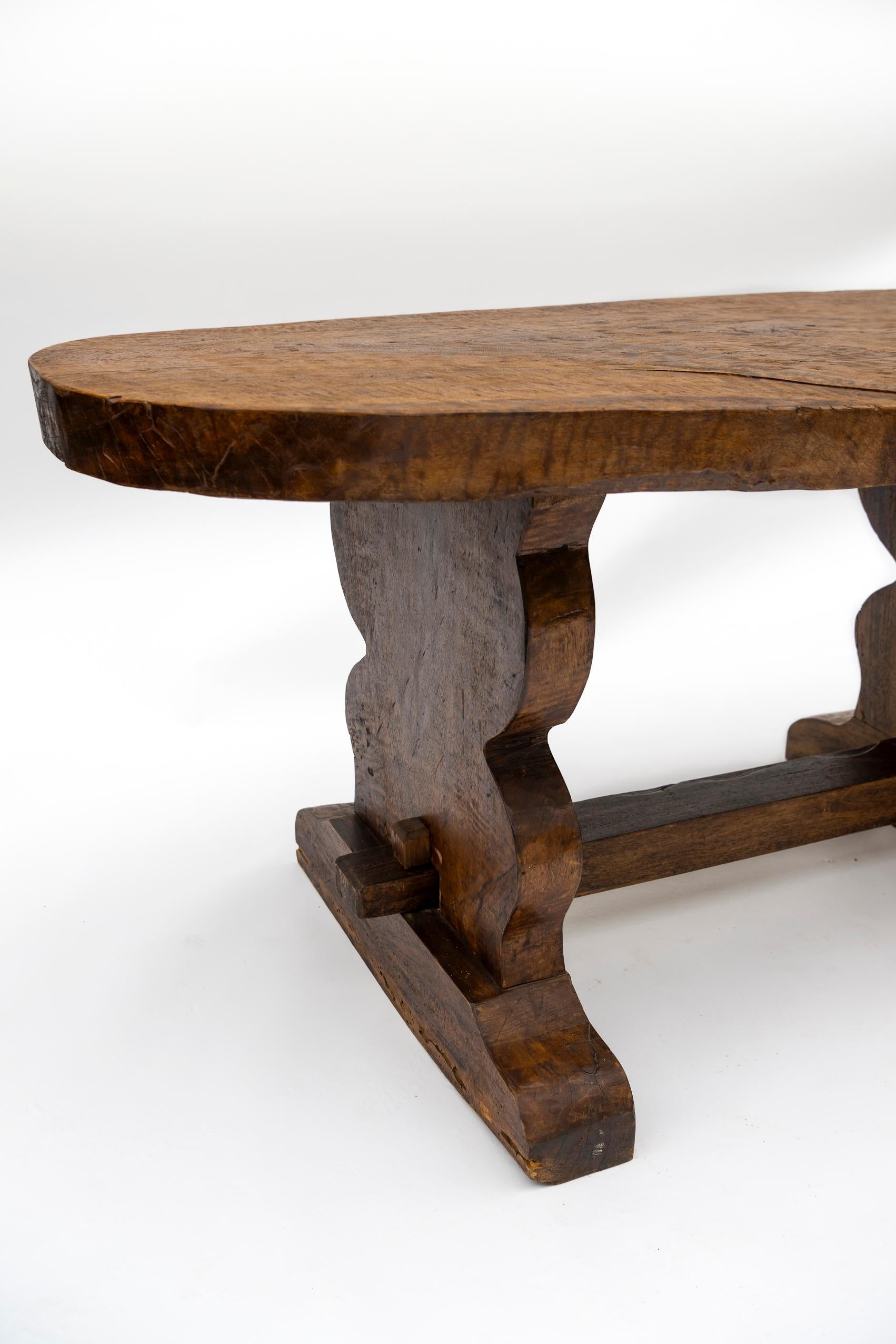 Fatto a mano Tavolo da fattoria rustico europeo della fine del XIX secolo, fatto a mano in vendita