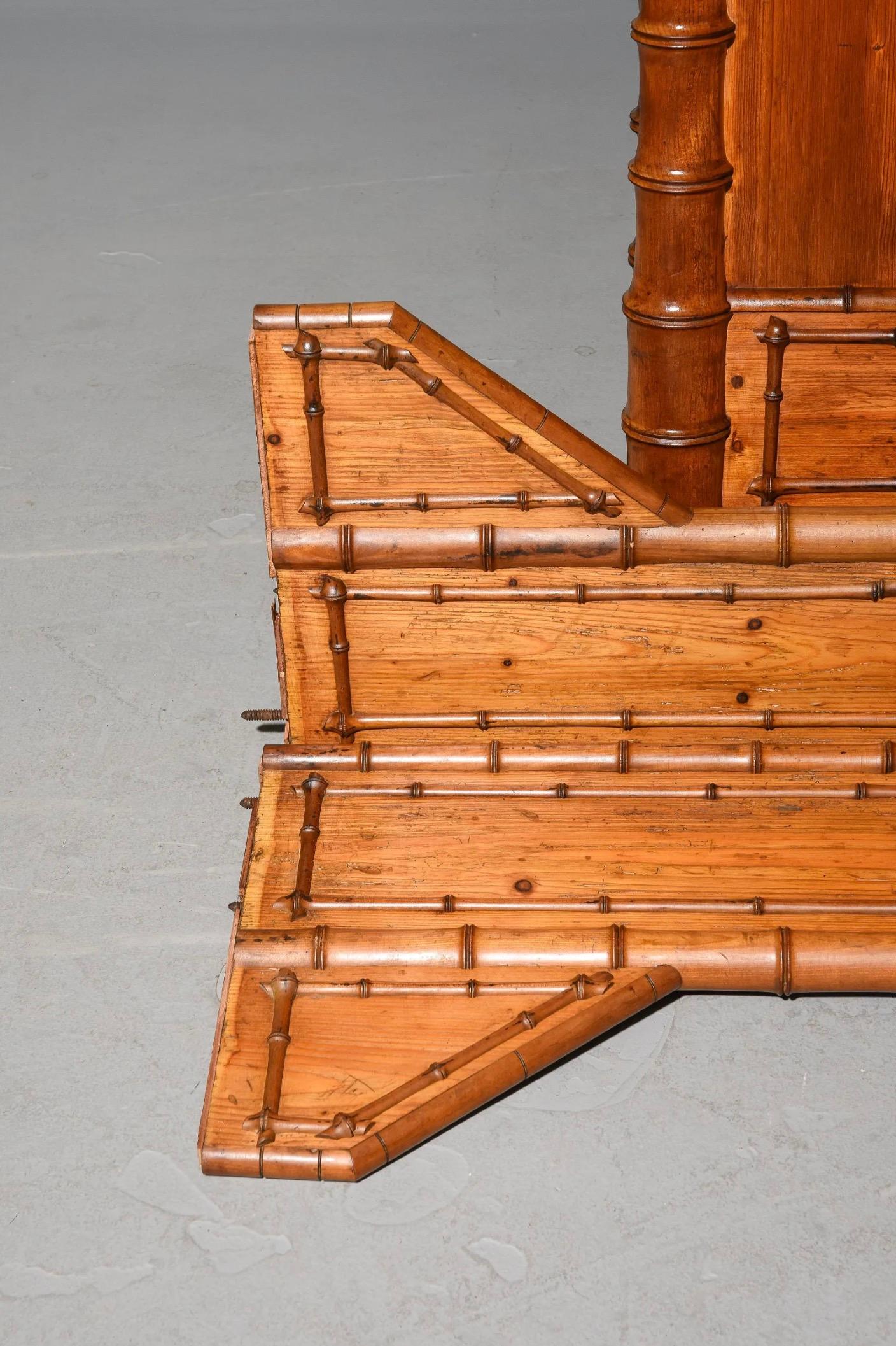 Late 19th Century Faux Bamboo Bed In Good Condition For Sale In New York, NY