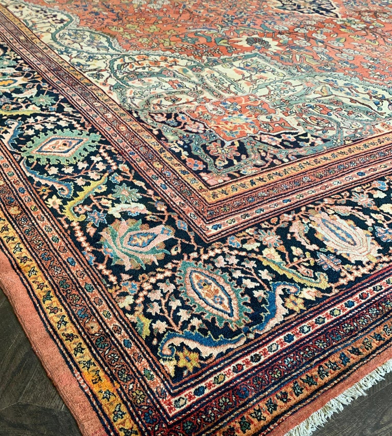 Late 19th Century Fereghan Rug from West Persia In Good Condition For Sale In West Hollywood, CA