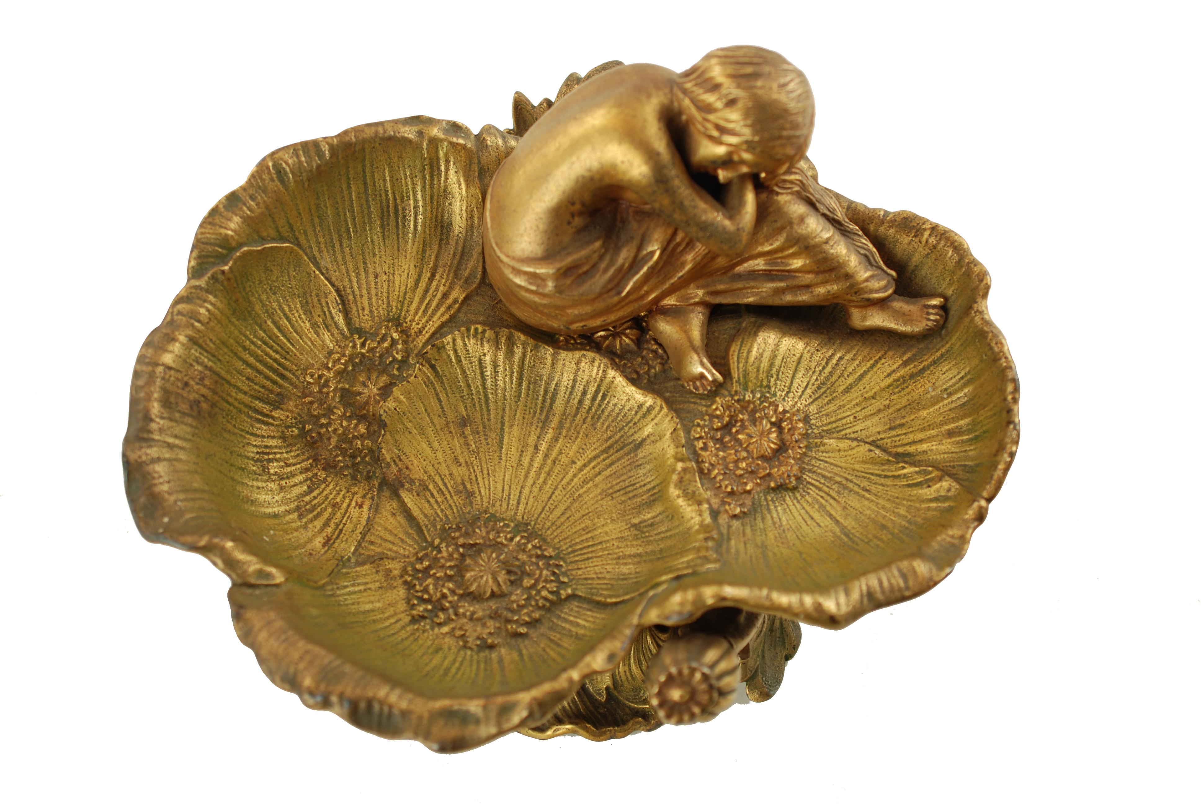 Art Nouveau Late 19th Century Figural Maiden and Poppy Blossom Centerpiece Bowl For Sale