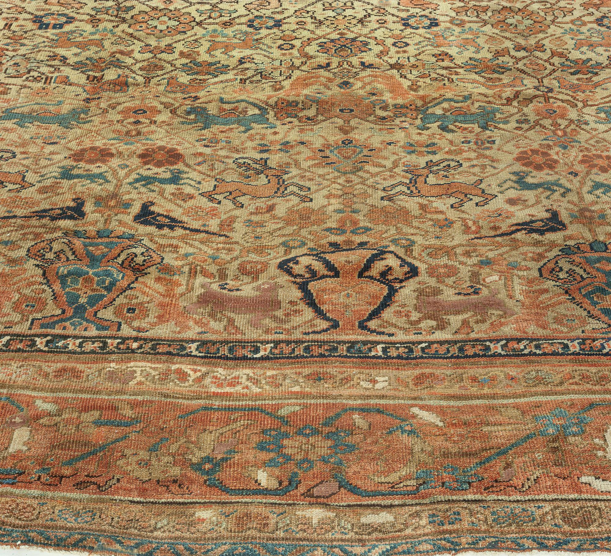 Late 19th Century Persian Sultanabad Area Rug In Good Condition For Sale In New York, NY