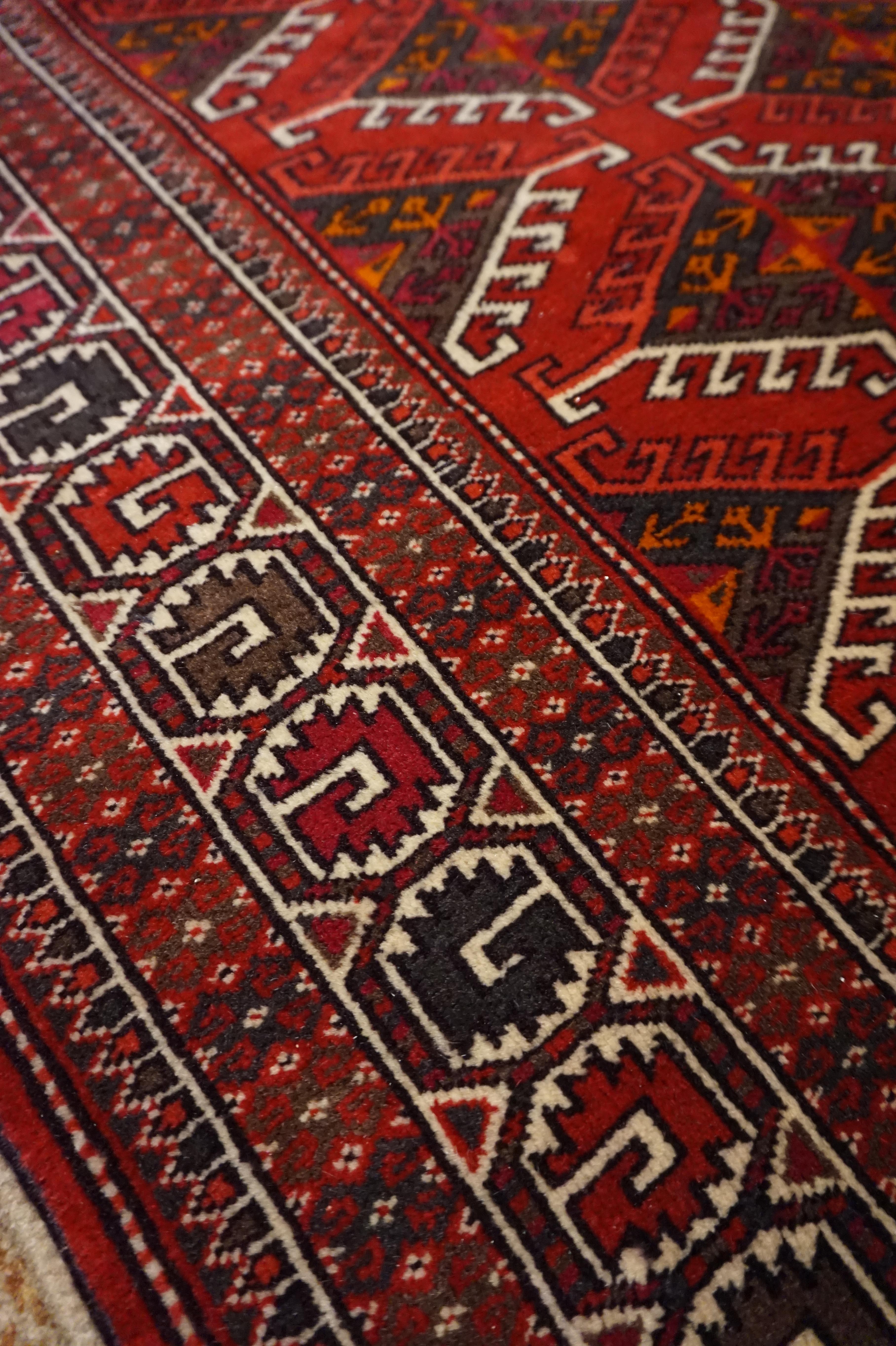 Early 20th Century Fine Turkmen Bokhara Supple Tribal in Soft Dense Wool For Sale 6