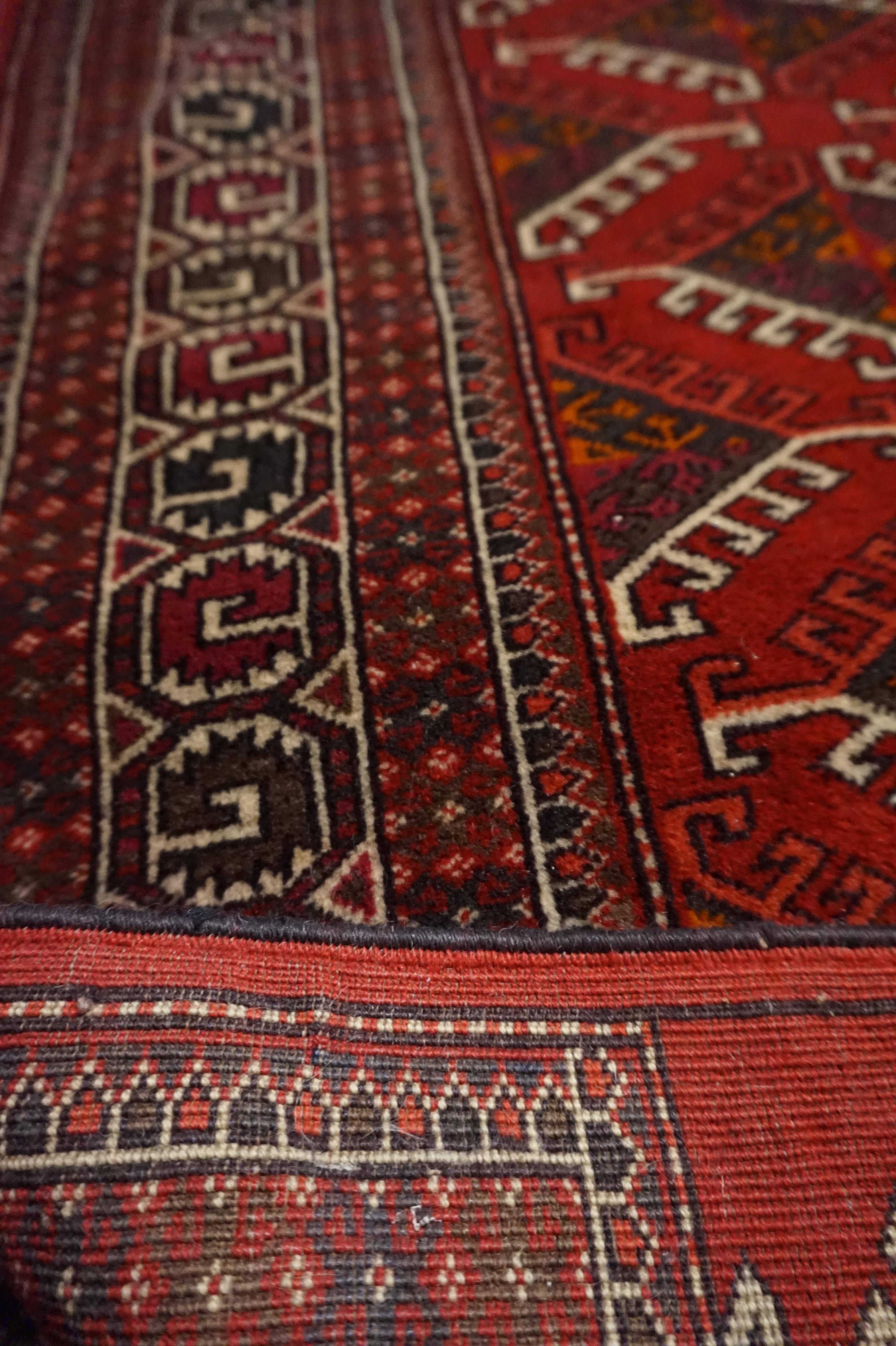 Early 20th Century Fine Turkmen Bokhara Supple Tribal in Soft Dense Wool For Sale 7