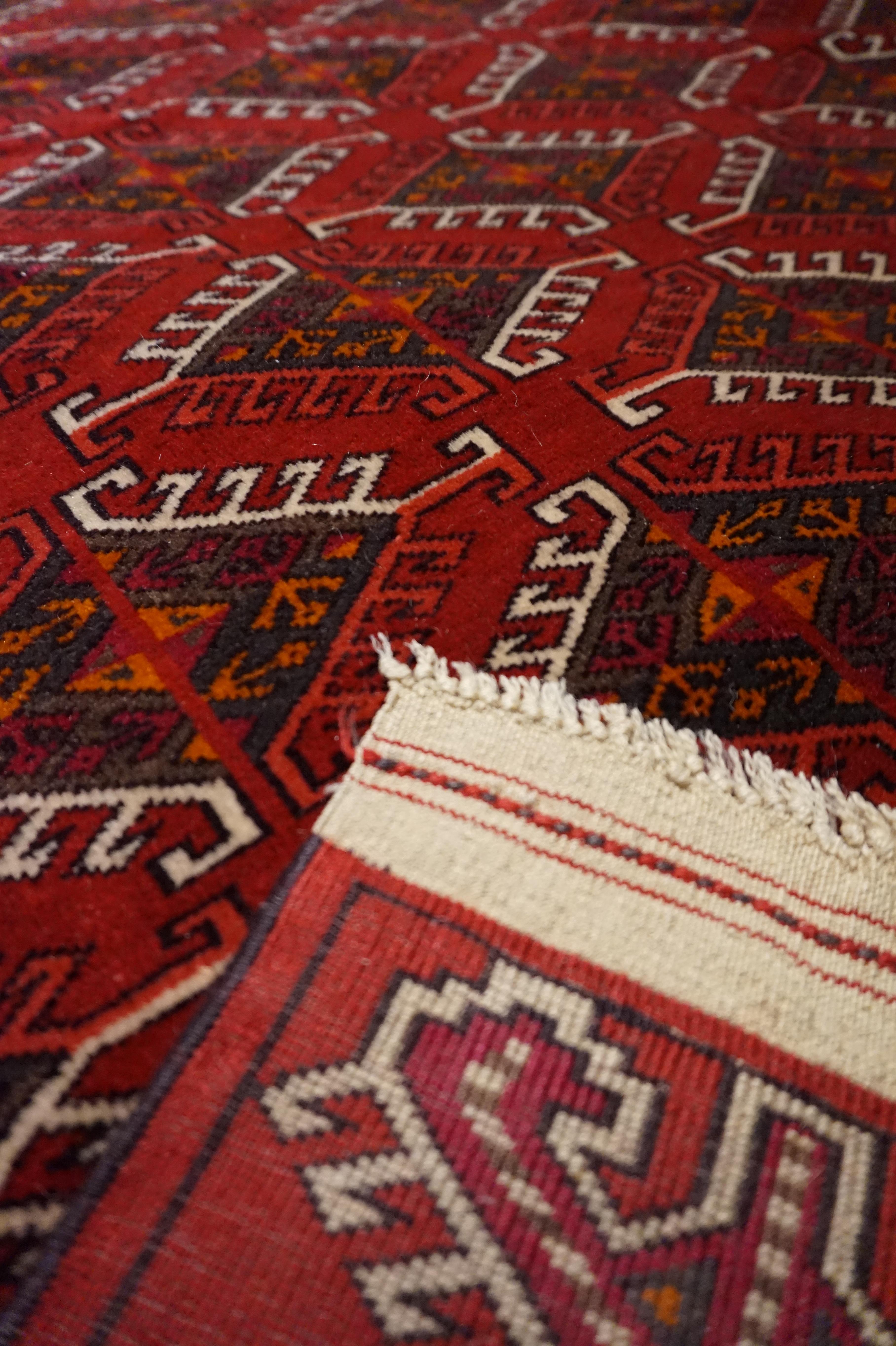 Early 20th Century Fine Turkmen Bokhara Supple Tribal in Soft Dense Wool For Sale 10