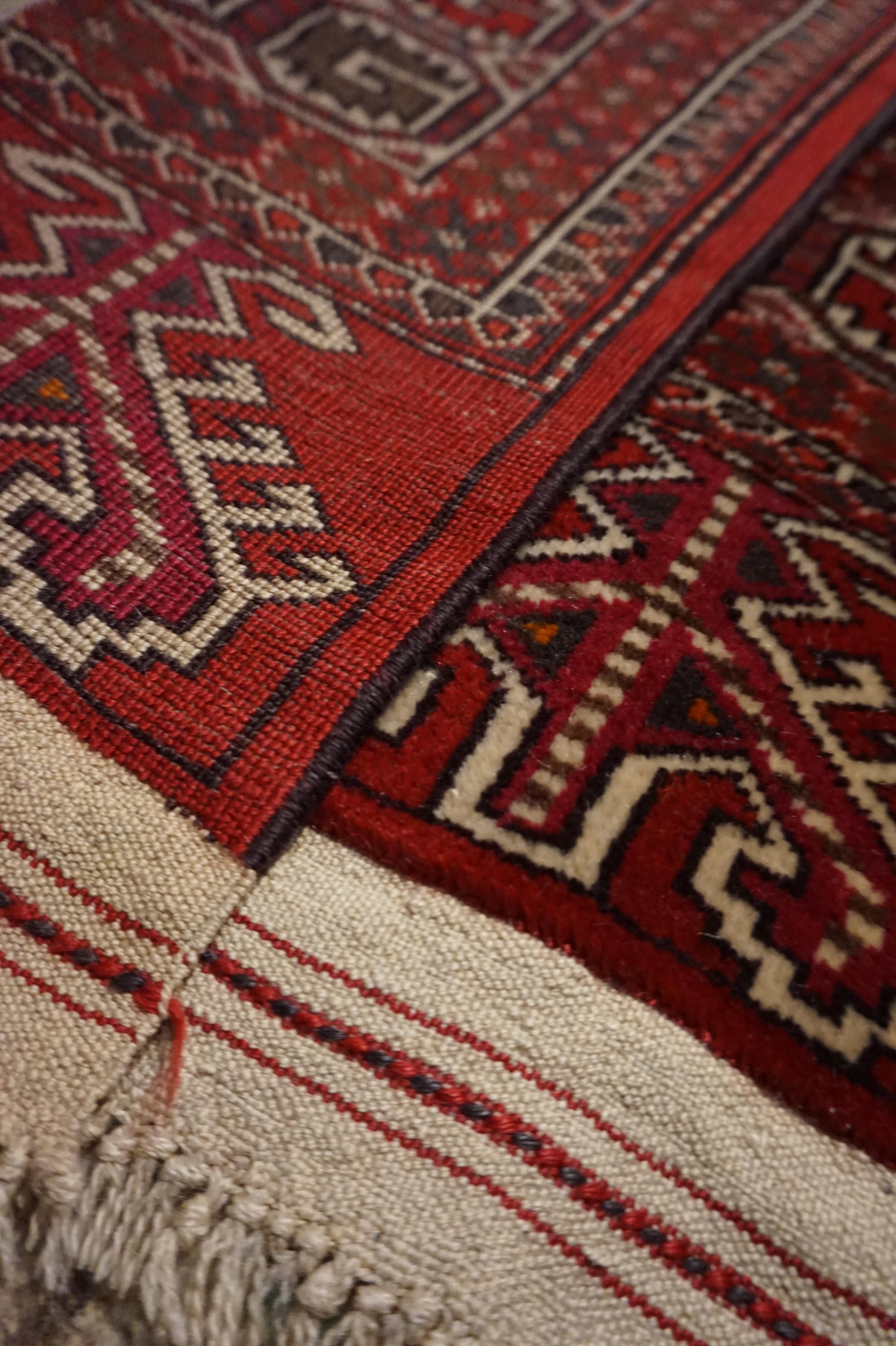 Early 20th Century Fine Turkmen Bokhara Supple Tribal in Soft Dense Wool For Sale 11