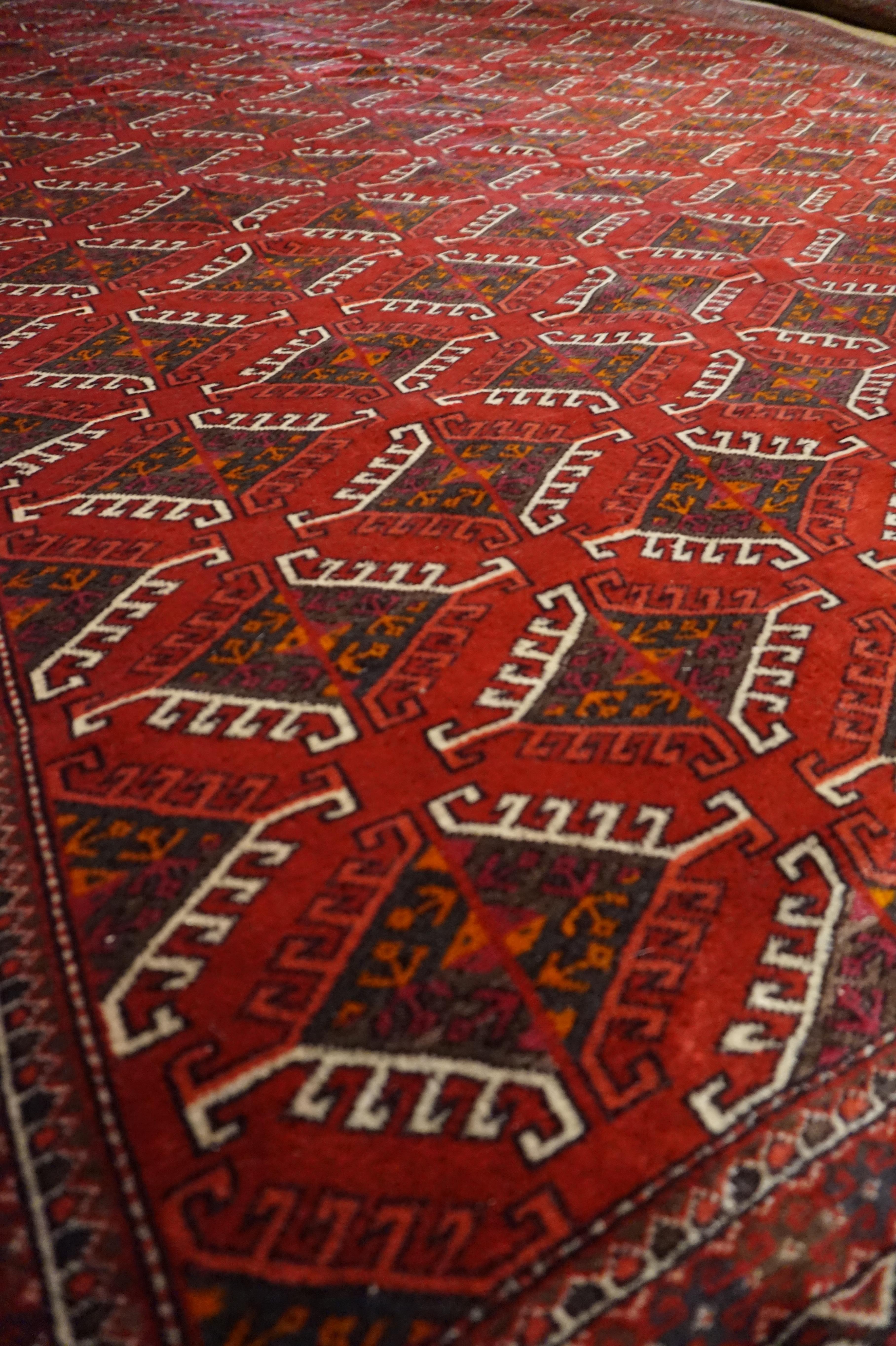 Early 20th Century Fine Turkmen Bokhara Supple Tribal in Soft Dense Wool For Sale 1