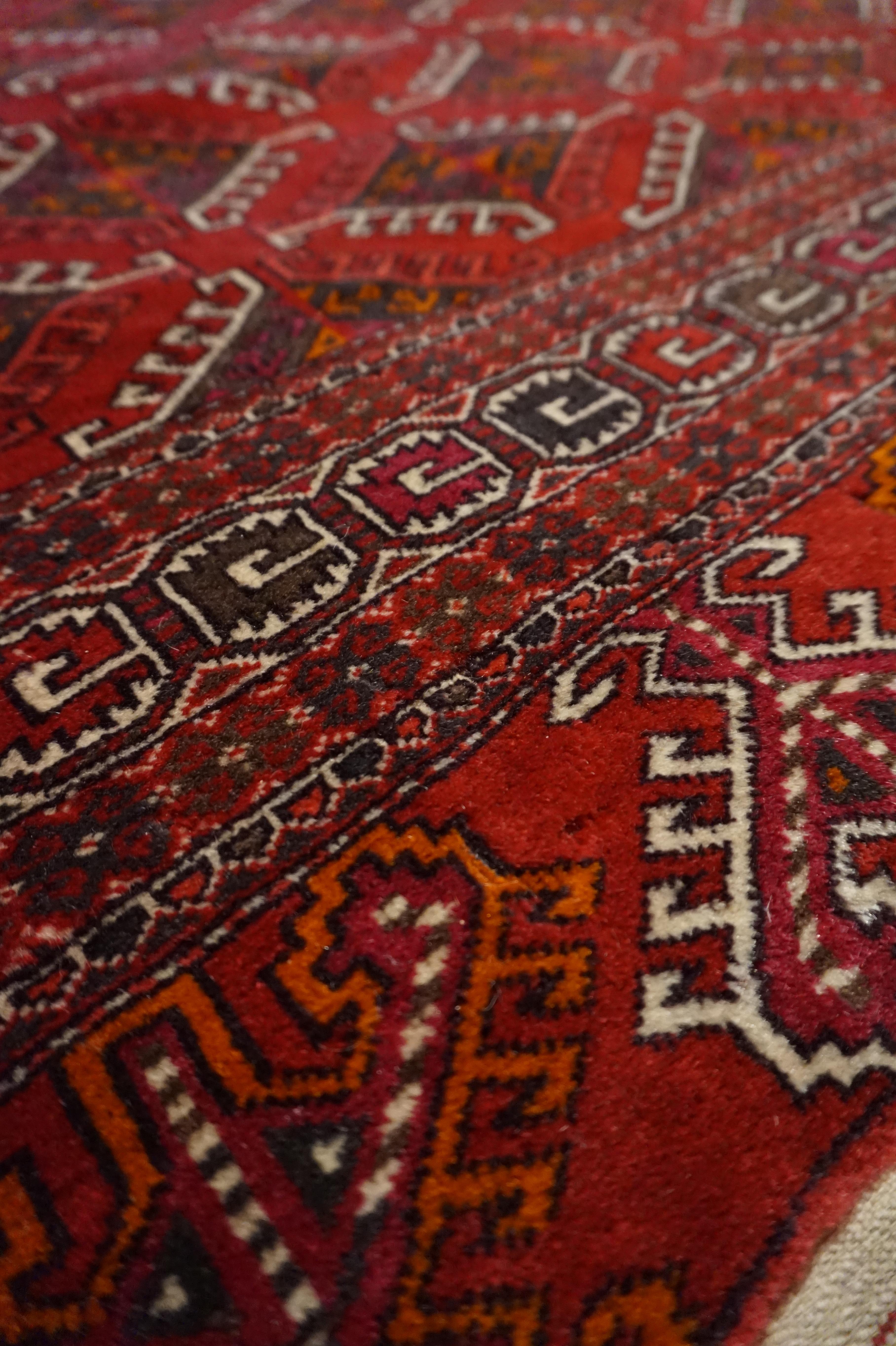 Early 20th Century Fine Turkmen Bokhara Supple Tribal in Soft Dense Wool For Sale 3