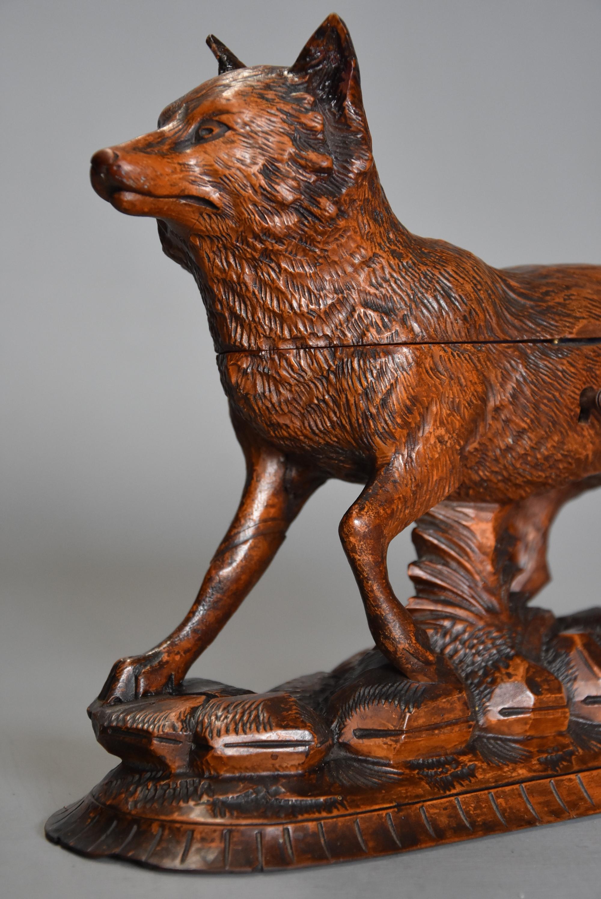 Late 19th Century Finely Carved Linden Wood Black Forest Fox Casket In Good Condition In Suffolk, GB