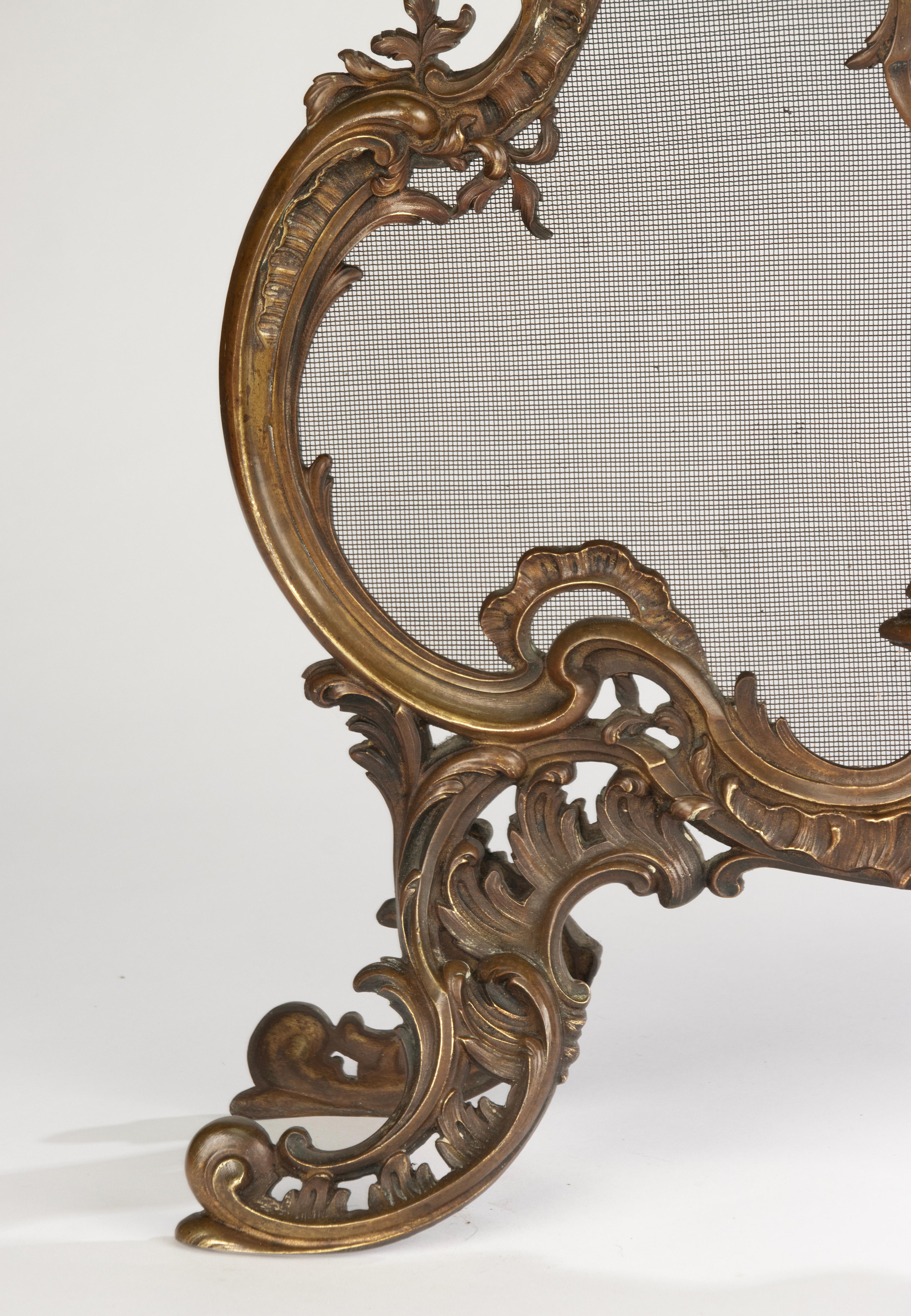 Kaminschirm aus dem späten 19. Jahrhundert - Bronze - Rokoko-Rankenwerk (Französisch) im Angebot