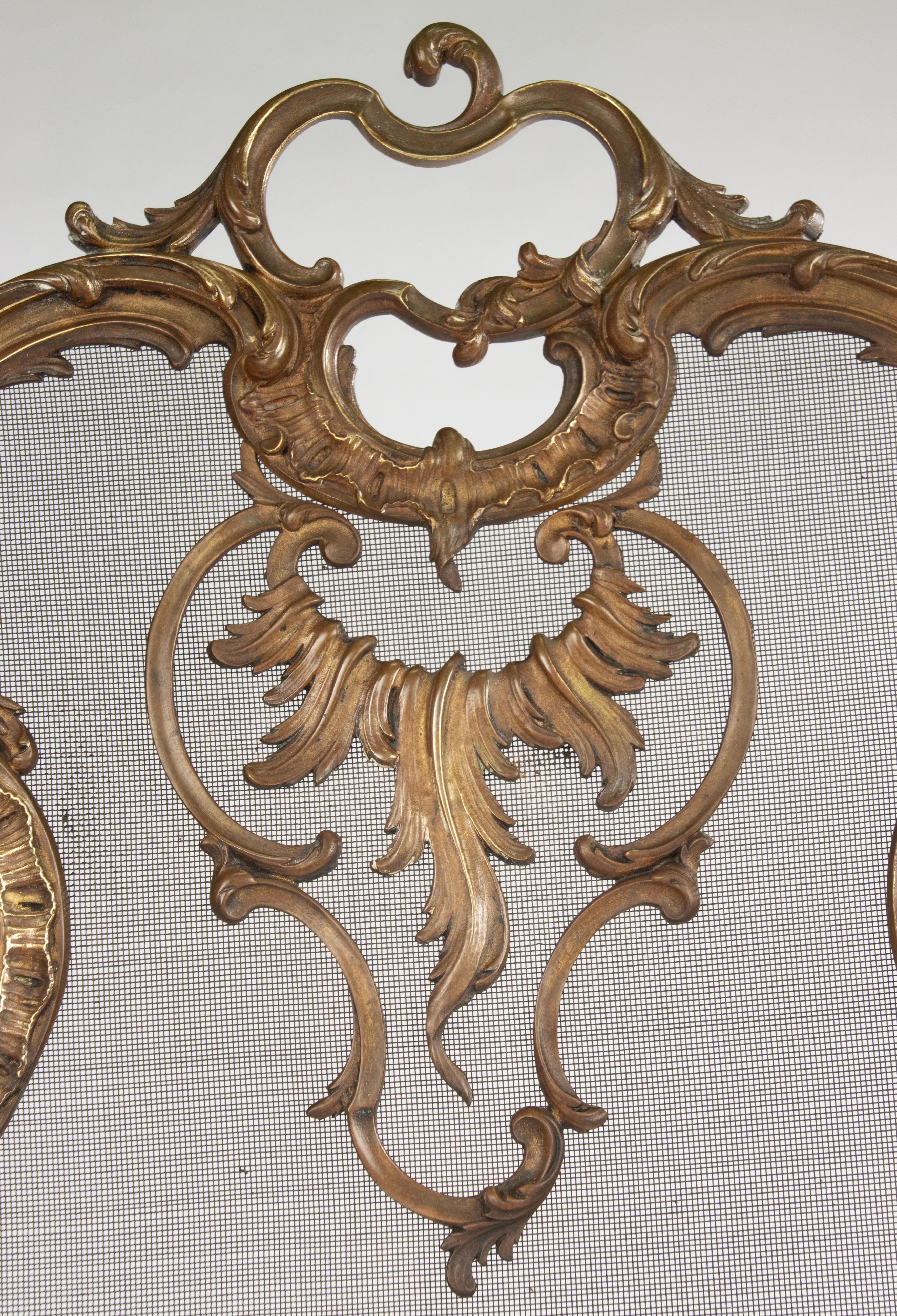 Kaminschirm aus dem späten 19. Jahrhundert - Bronze - Rokoko-Rankenwerk (Patiniert) im Angebot
