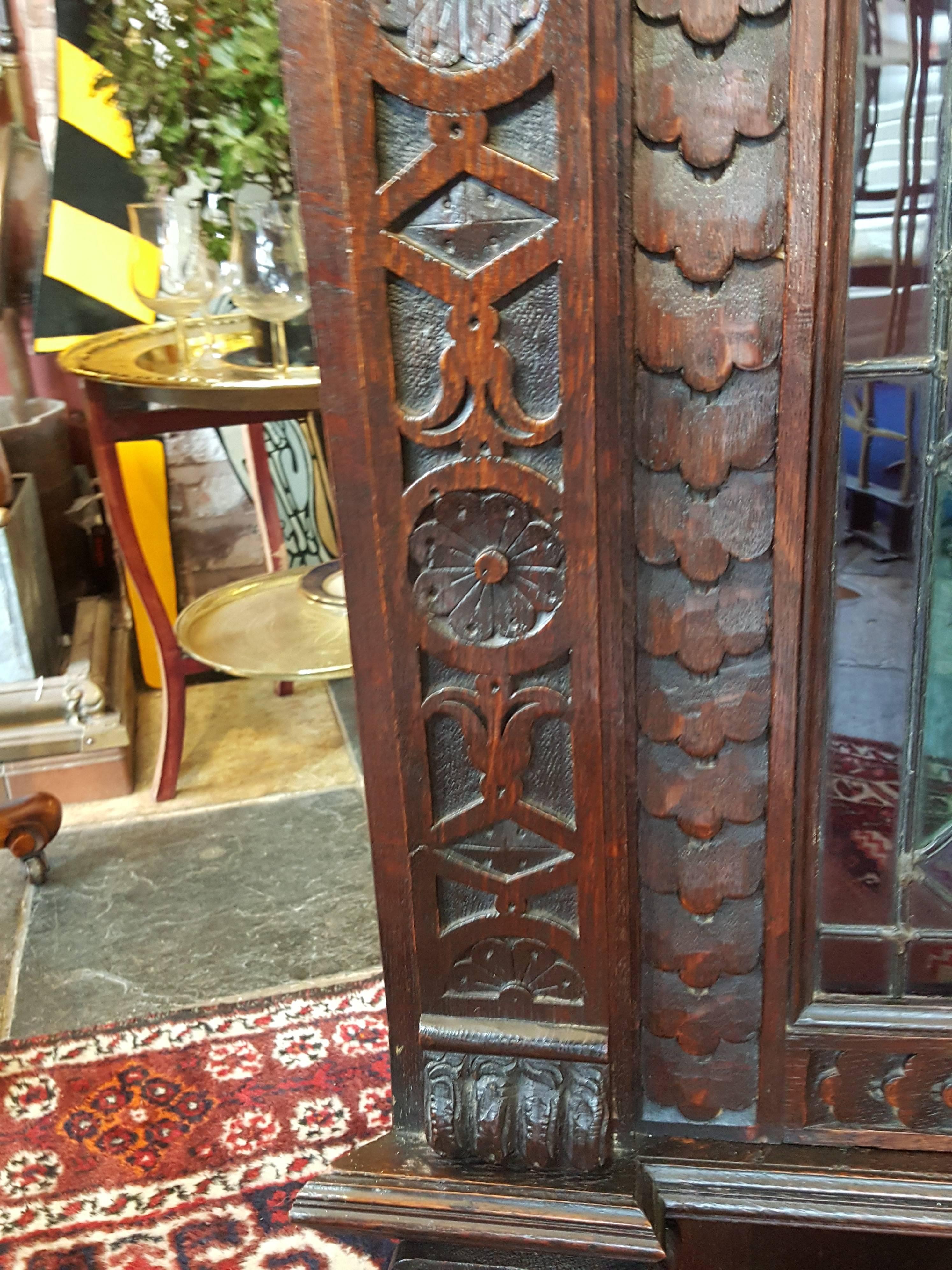 Late 19th Century Flemish Carved Oak Corner Cabinet In Good Condition In Altrincham, Cheshire