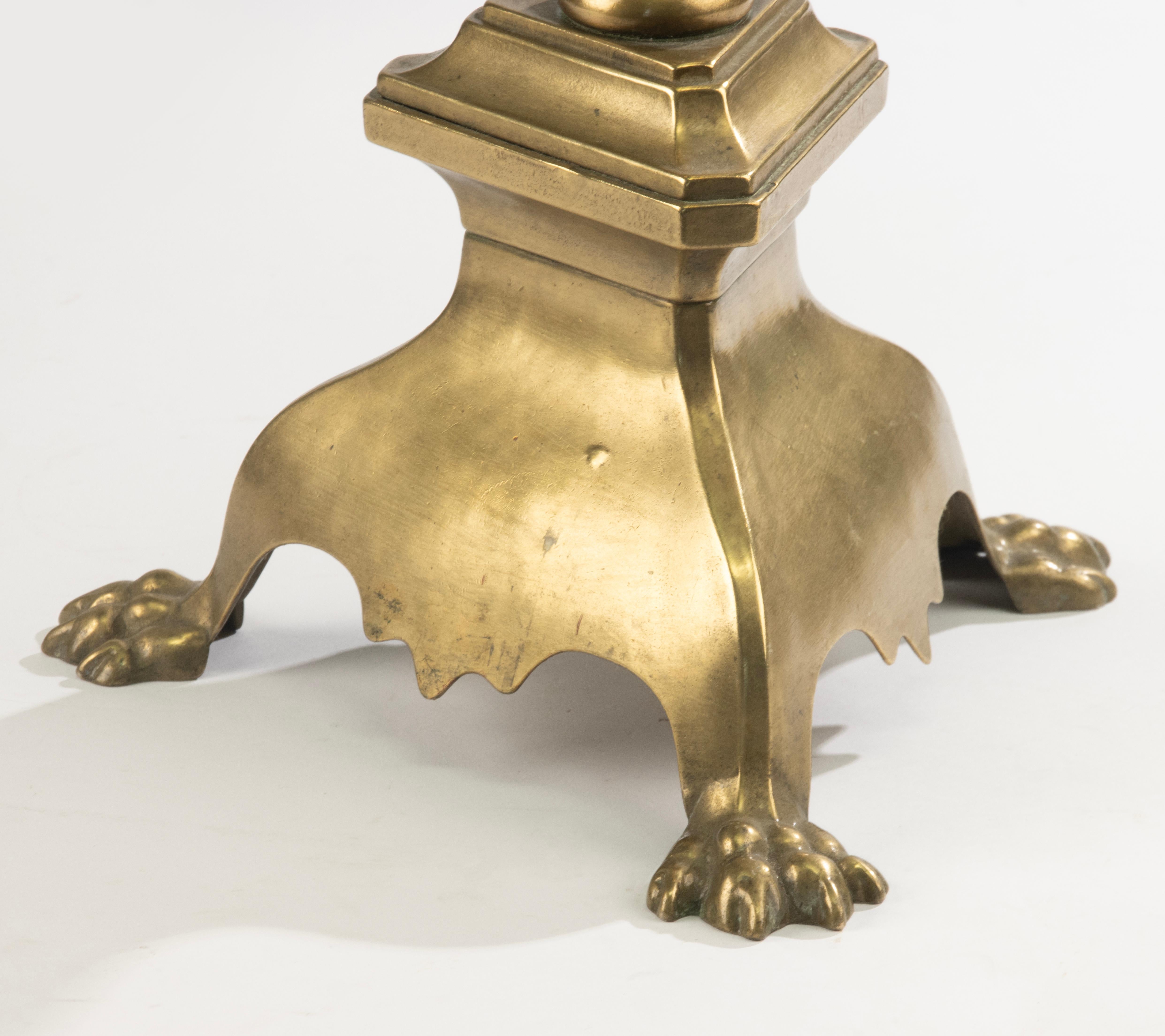 Candelieri da terra della fine del XIX secolo - Stile Luigi XIII - Ottone - Altezza 100 cm in vendita 8