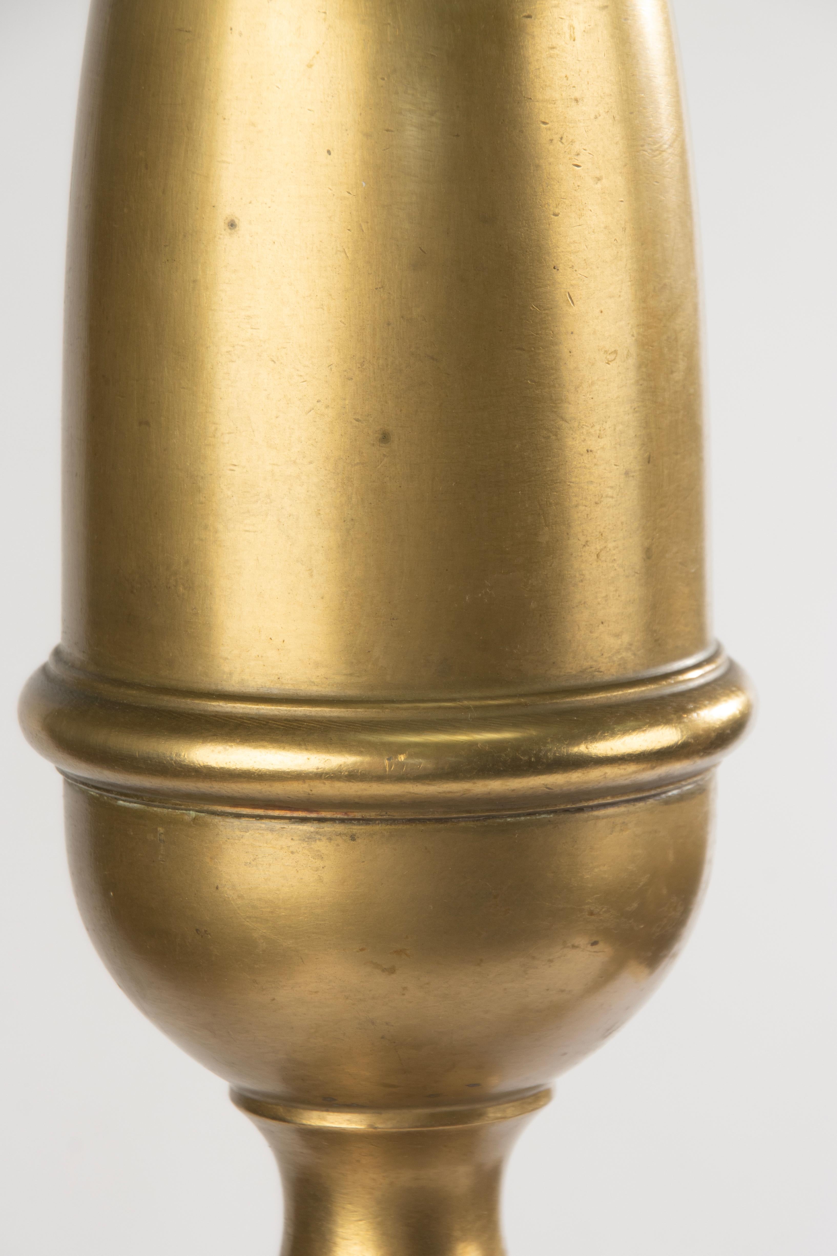 Candelieri da terra della fine del XIX secolo - Stile Luigi XIII - Ottone - Altezza 100 cm in vendita 9