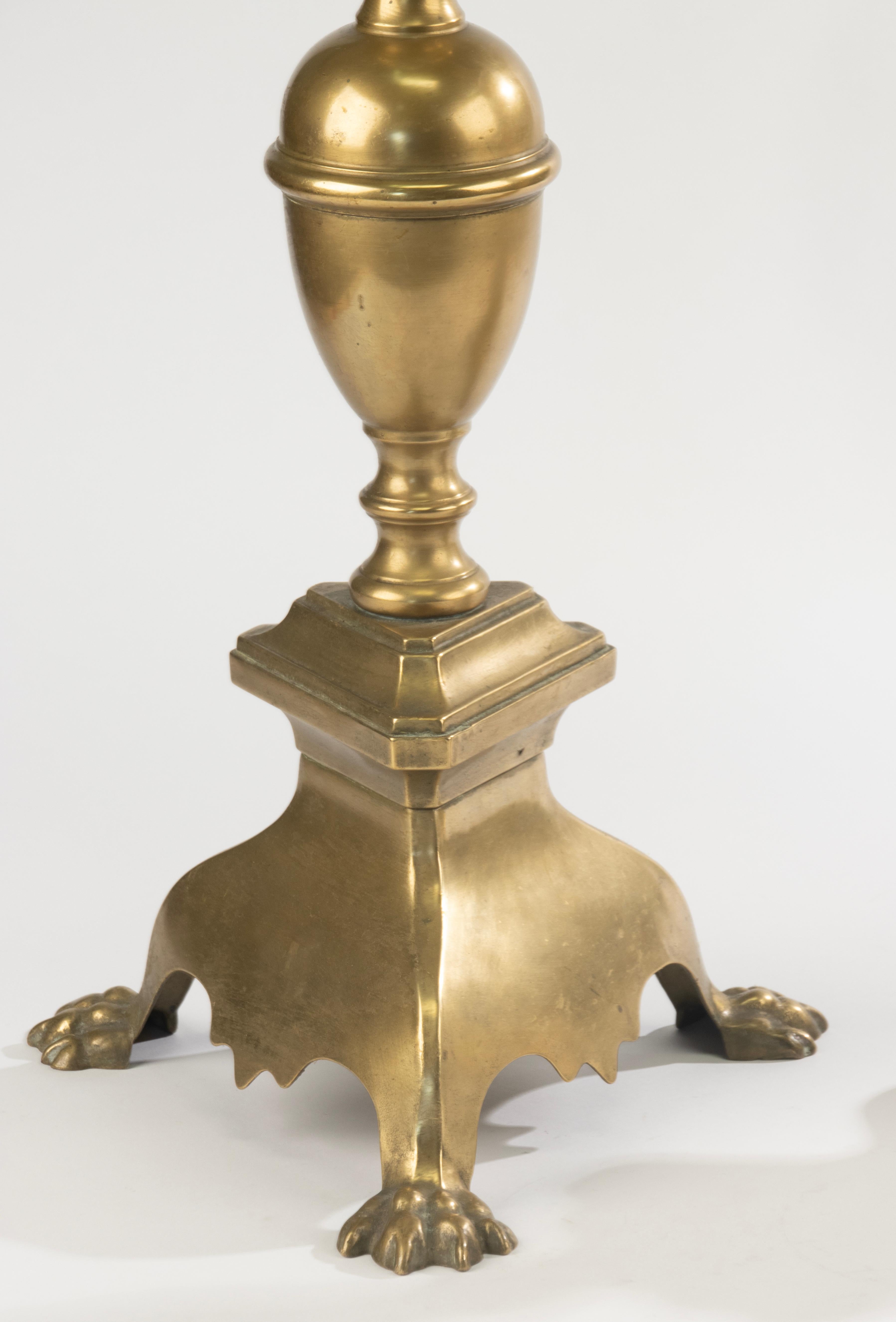 Candelieri da terra della fine del XIX secolo - Stile Luigi XIII - Ottone - Altezza 100 cm in vendita 2