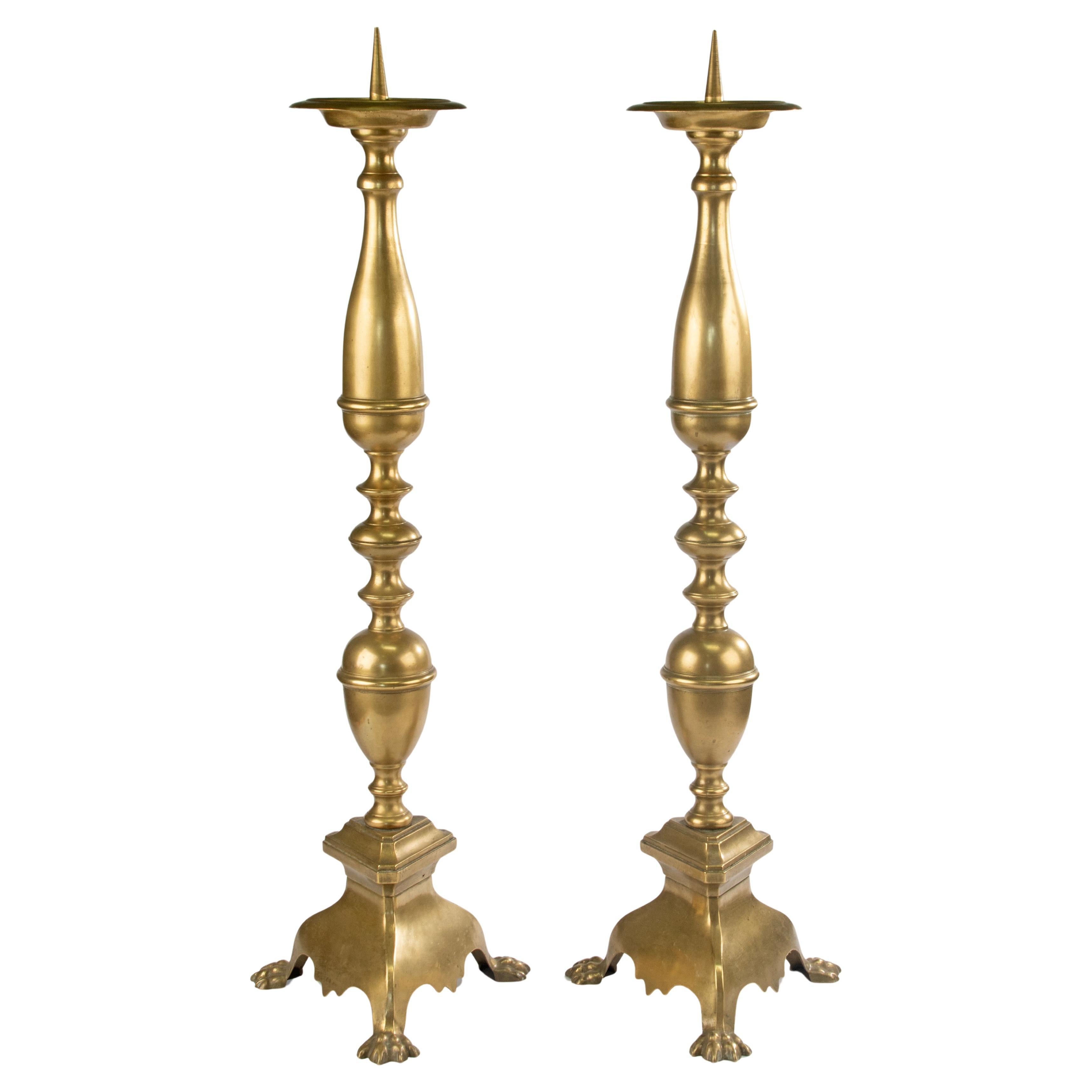 Candelieri da terra della fine del XIX secolo - Stile Luigi XIII - Ottone - Altezza 100 cm in vendita