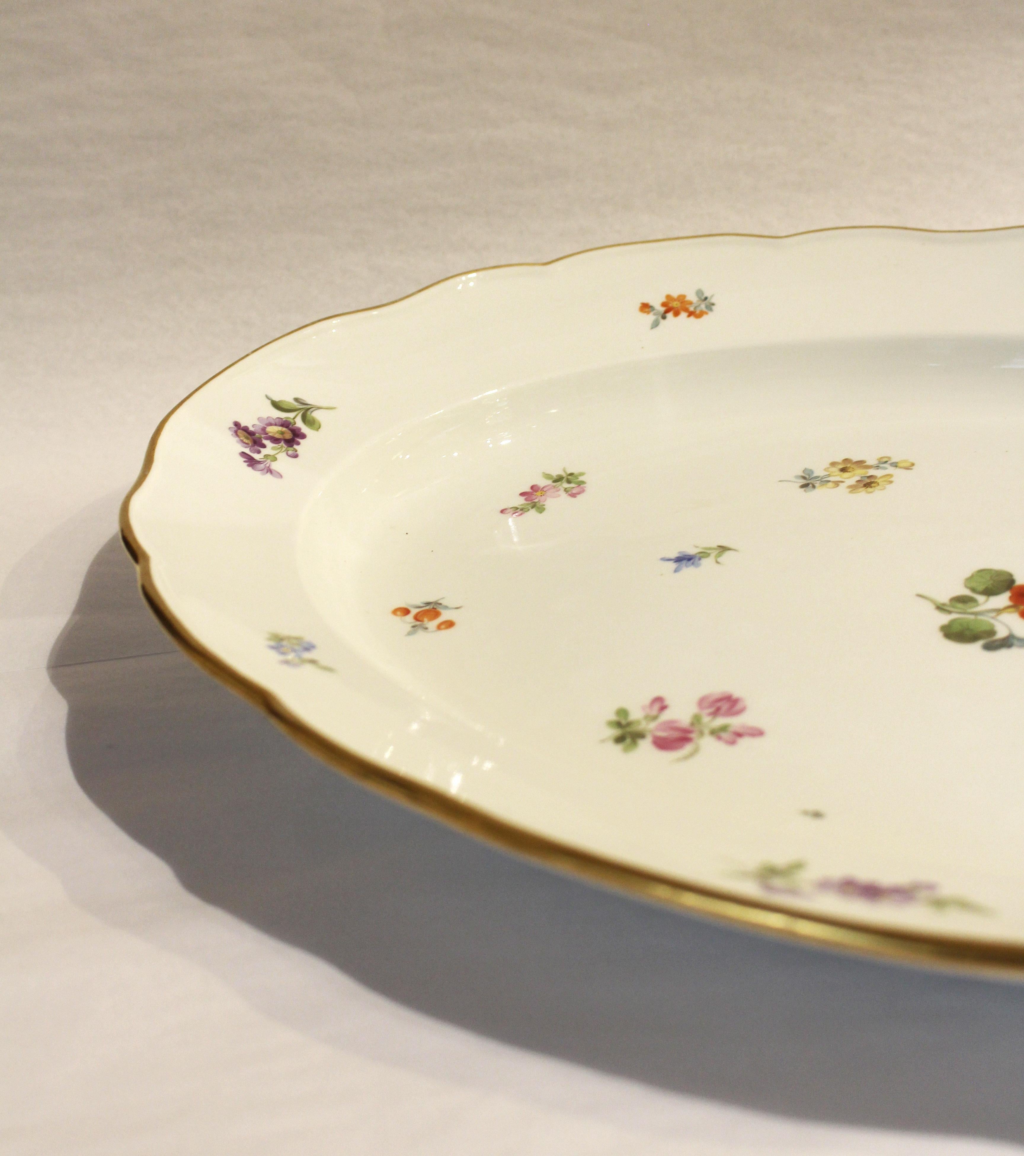 Plato ovalado floral de Meissen de finales del siglo XIX en Bueno estado para la venta en Chapel Hill, NC