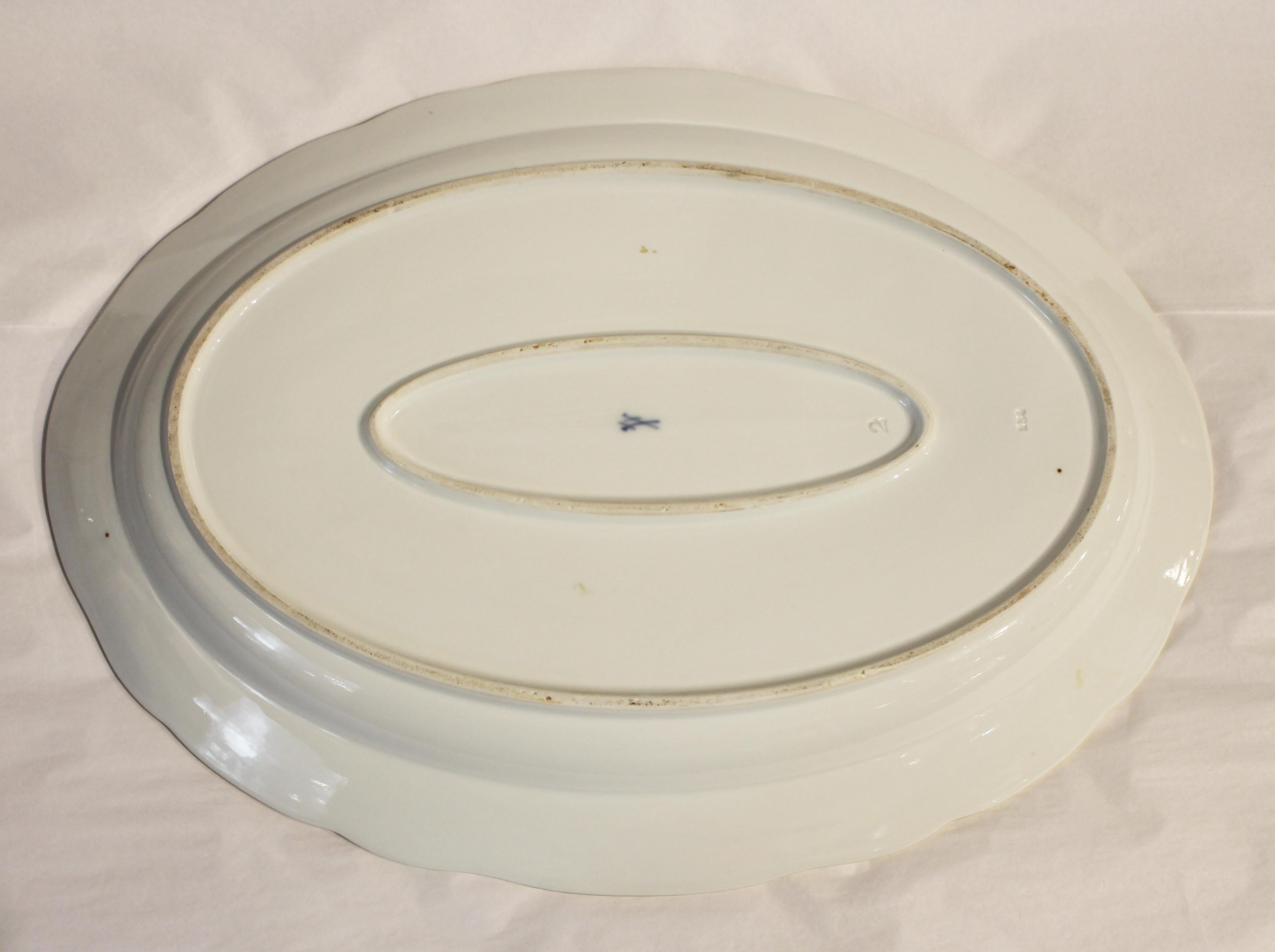 Plato ovalado floral de Meissen de finales del siglo XIX Cerámico en venta