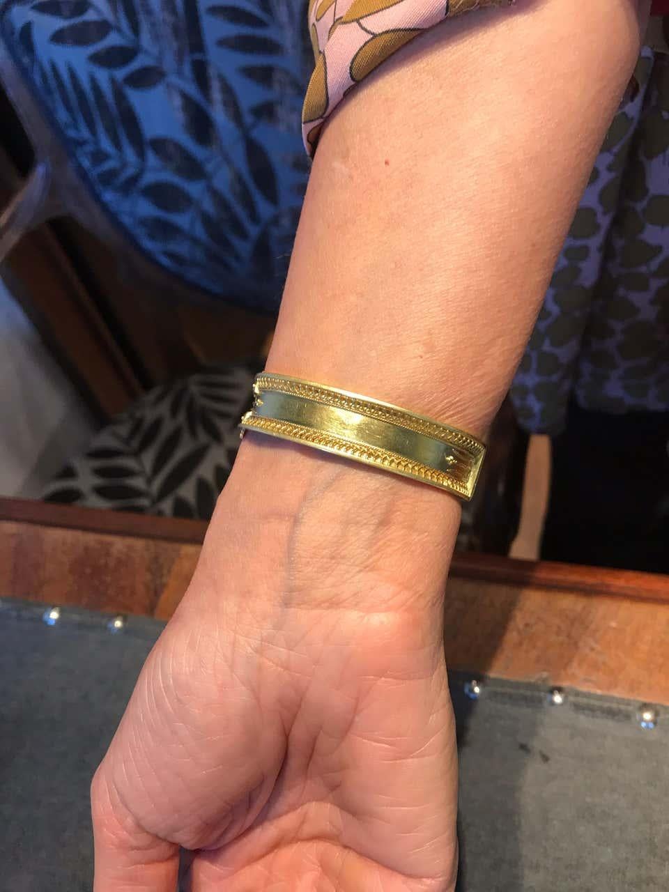 Late 19th Century Floral Motif Gold Bangle In Excellent Condition In Firenze, IT