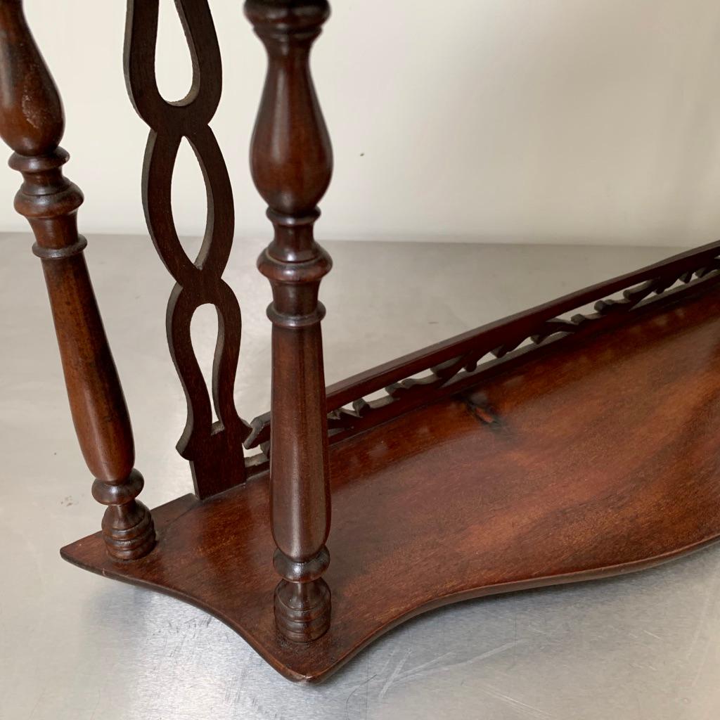 Late 19th Century Freestanding or Hanging Shelves in Mahogany In Good Condition In Uppingham, Rutland