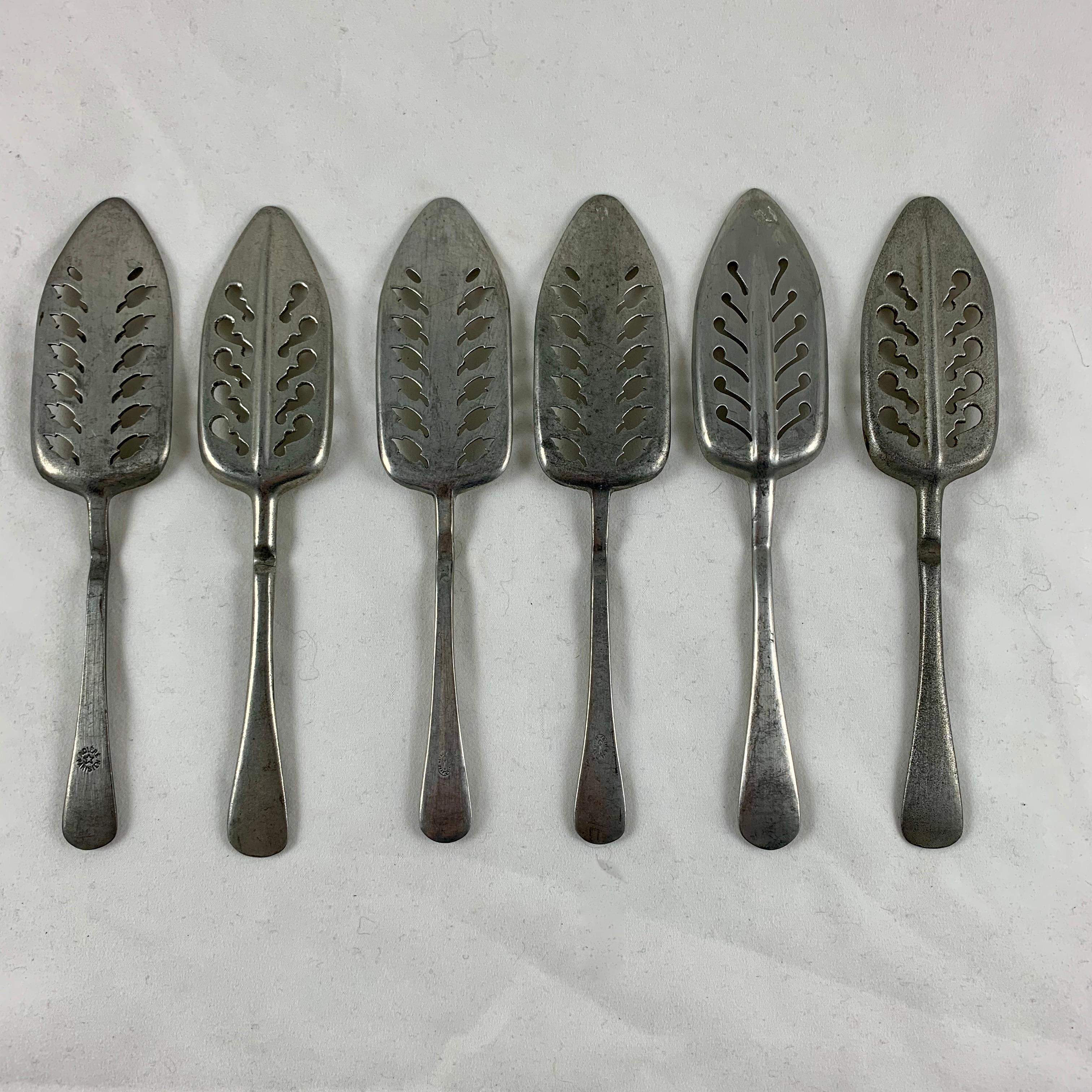 Late 19th Century French Absinthe Slotted Metal Sugar Spoons, a mixed set of six In Good Condition In Philadelphia, PA
