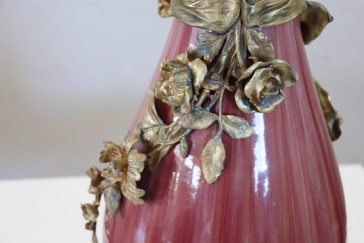 Antike französische Keramikvase des späten 19. Jahrhunderts mit Bronzeverzierungen im Angebot 3