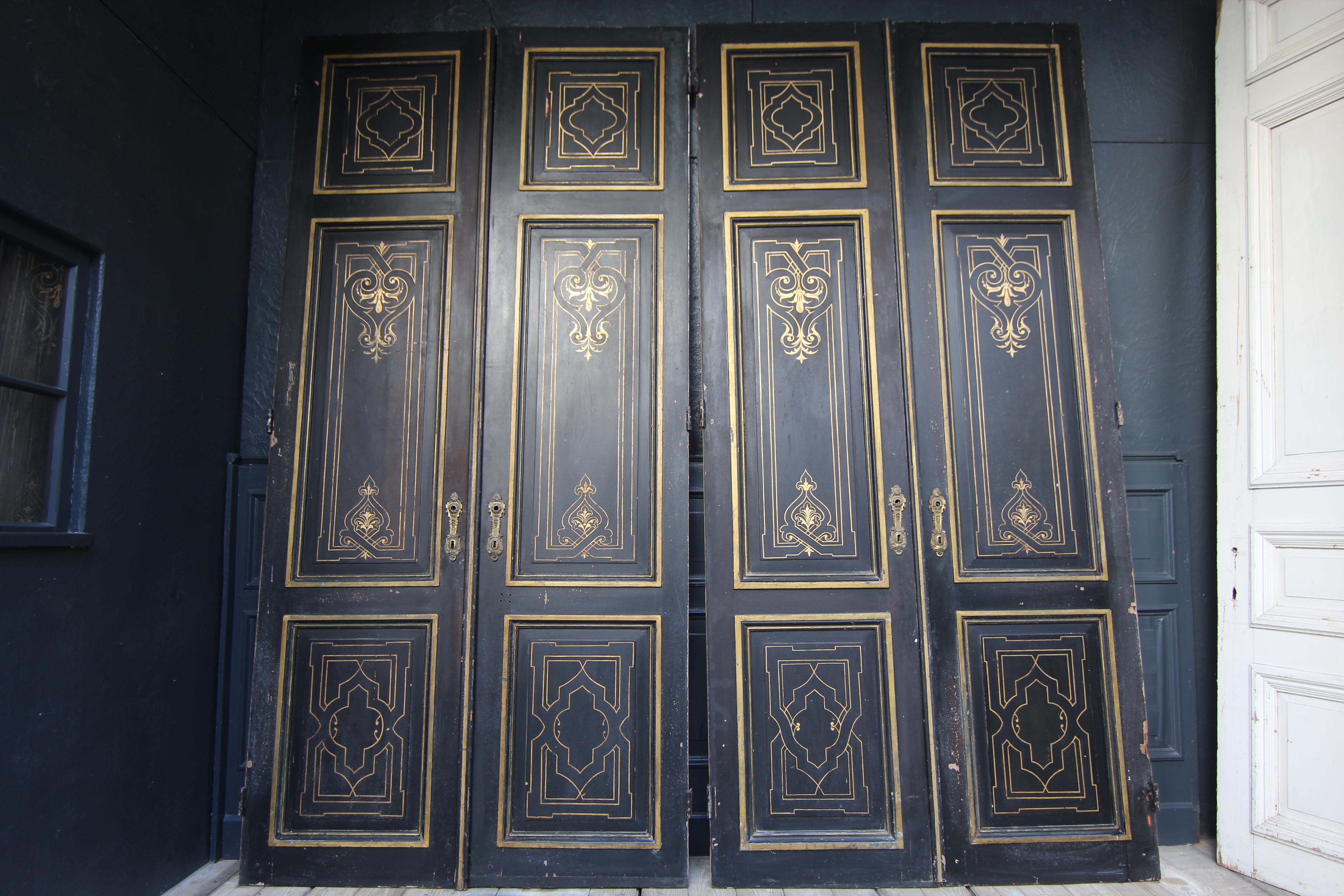 Rare set consisting of 3 identical French Art Nouveau double doors from around 1900. Unrestored condition.

Solidly made of pine wood in frame construction with 3 panels each and painted.

Ideal not only for re-installation as room doors, but