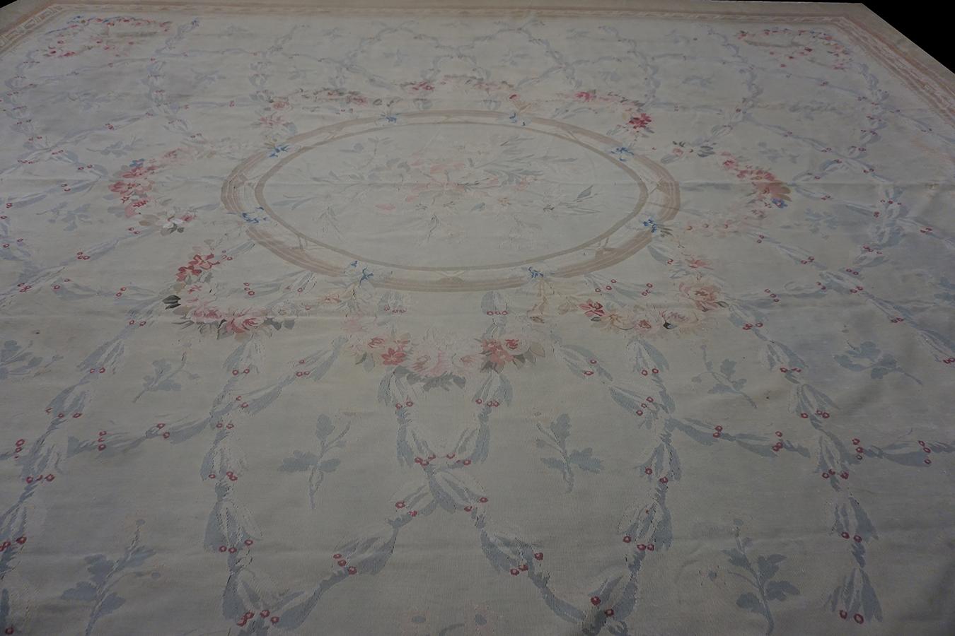 Wool Late 19th Century French Aubusson Carpet ( 11'8