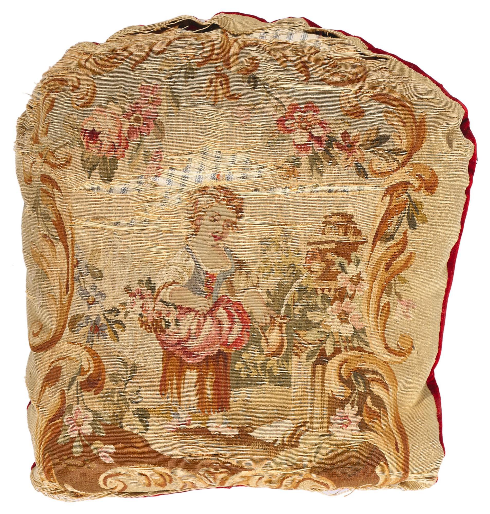 Coussin en tapisserie d'Aubusson de la fin du XIXe siècle, de style rococo en vente 3