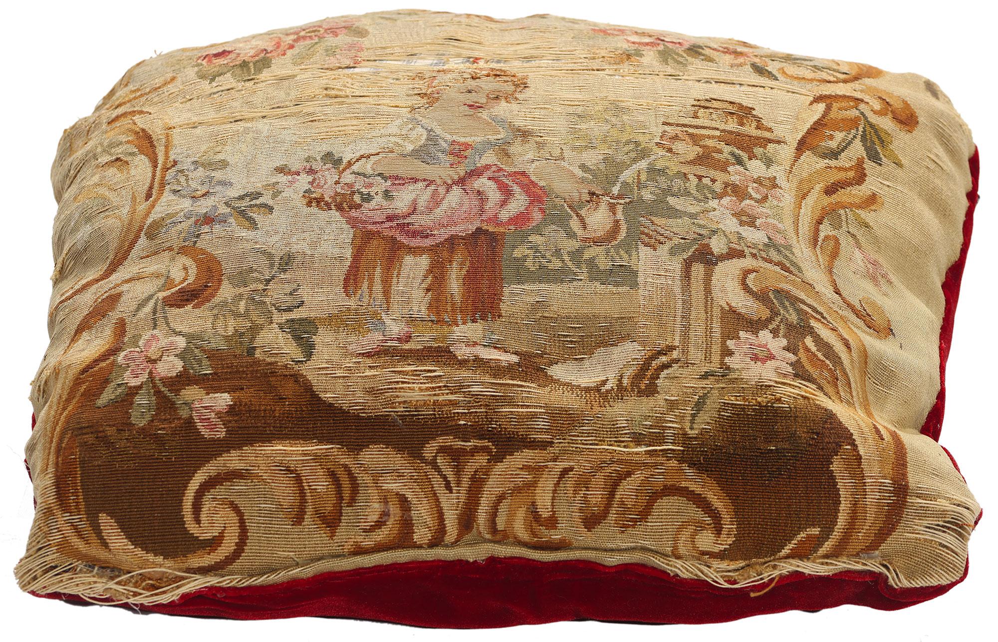 Rococo Coussin en tapisserie d'Aubusson de la fin du XIXe siècle, de style rococo en vente